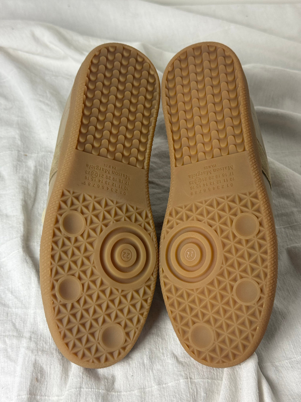 REPLICA GAT Low-Top Sneakers Brown / Gum