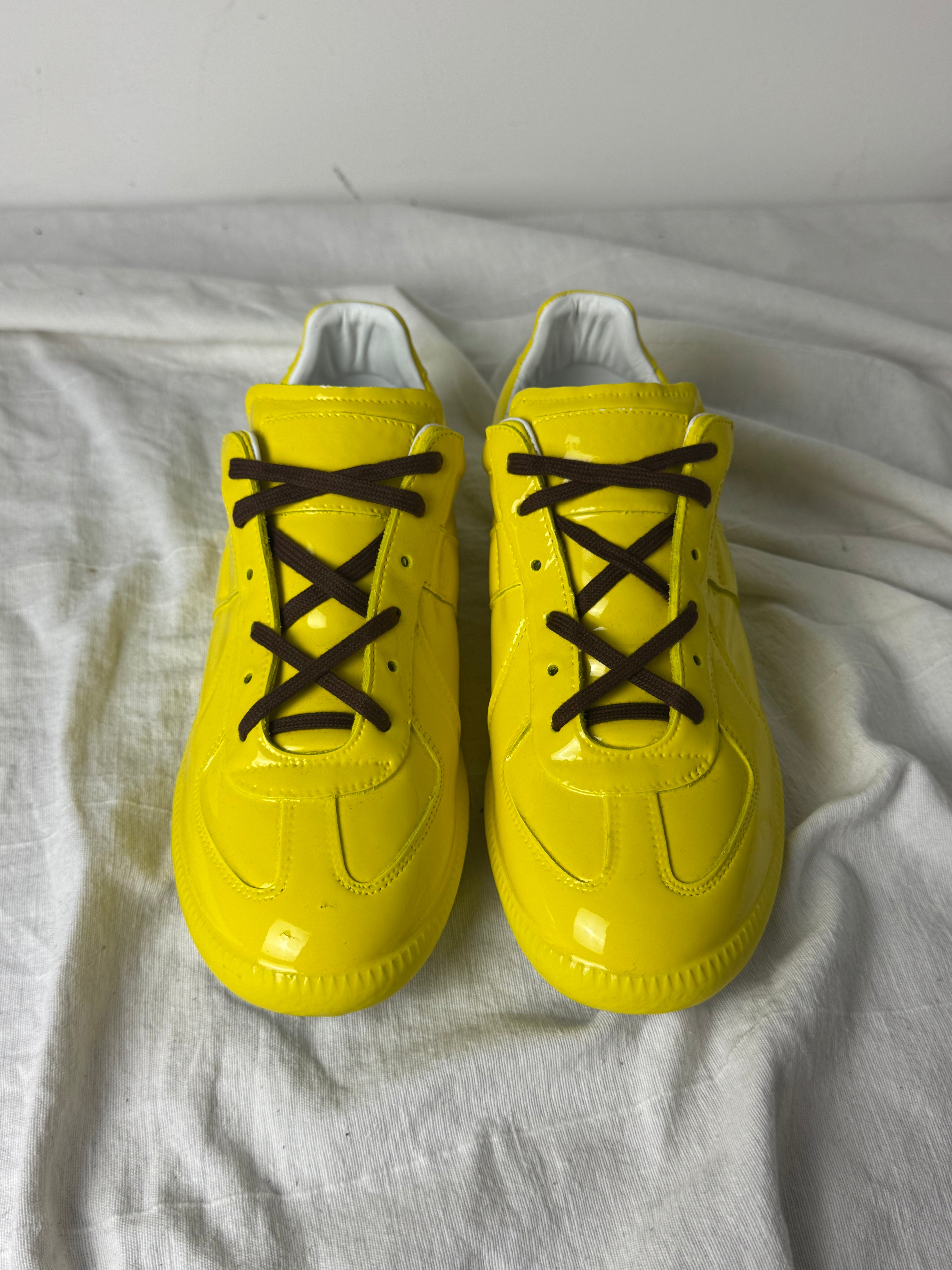 REPLICA GAT Low-Top Sneakers Yellow Rubber