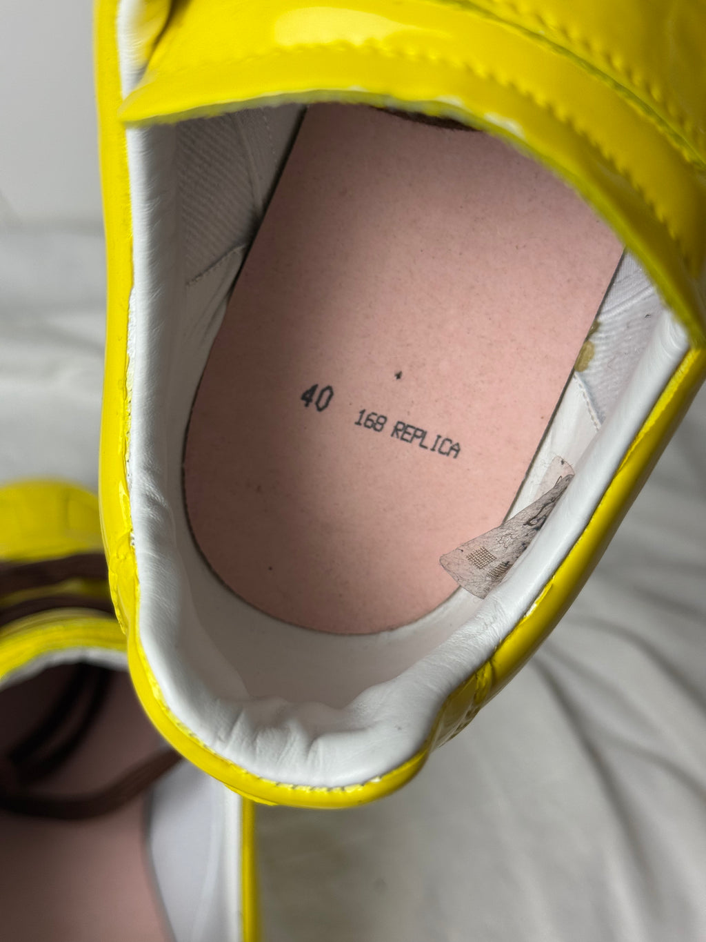REPLICA GAT Low-Top Sneakers Yellow Rubber