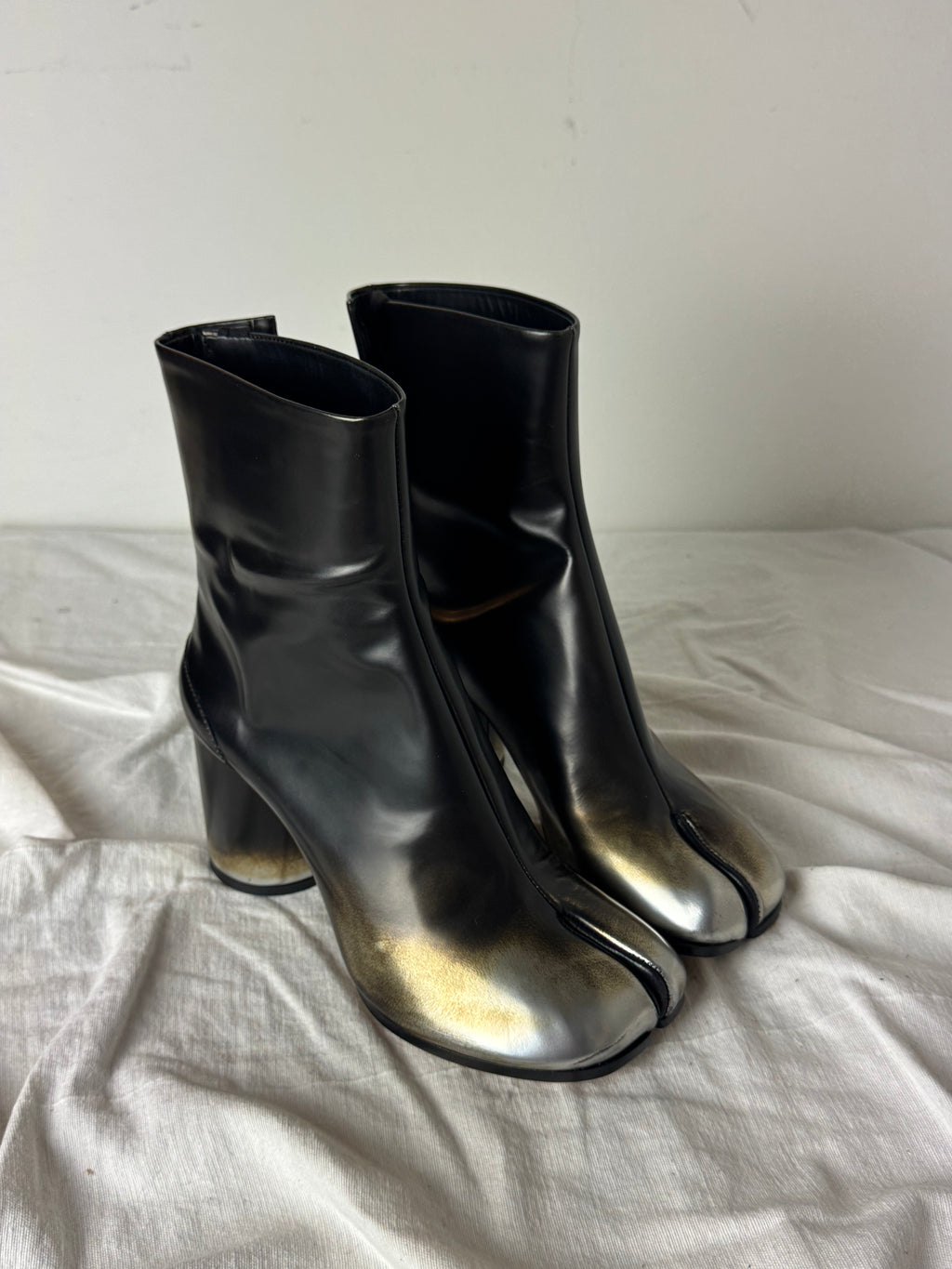 Tabi Ankle Boots Metallic / Black