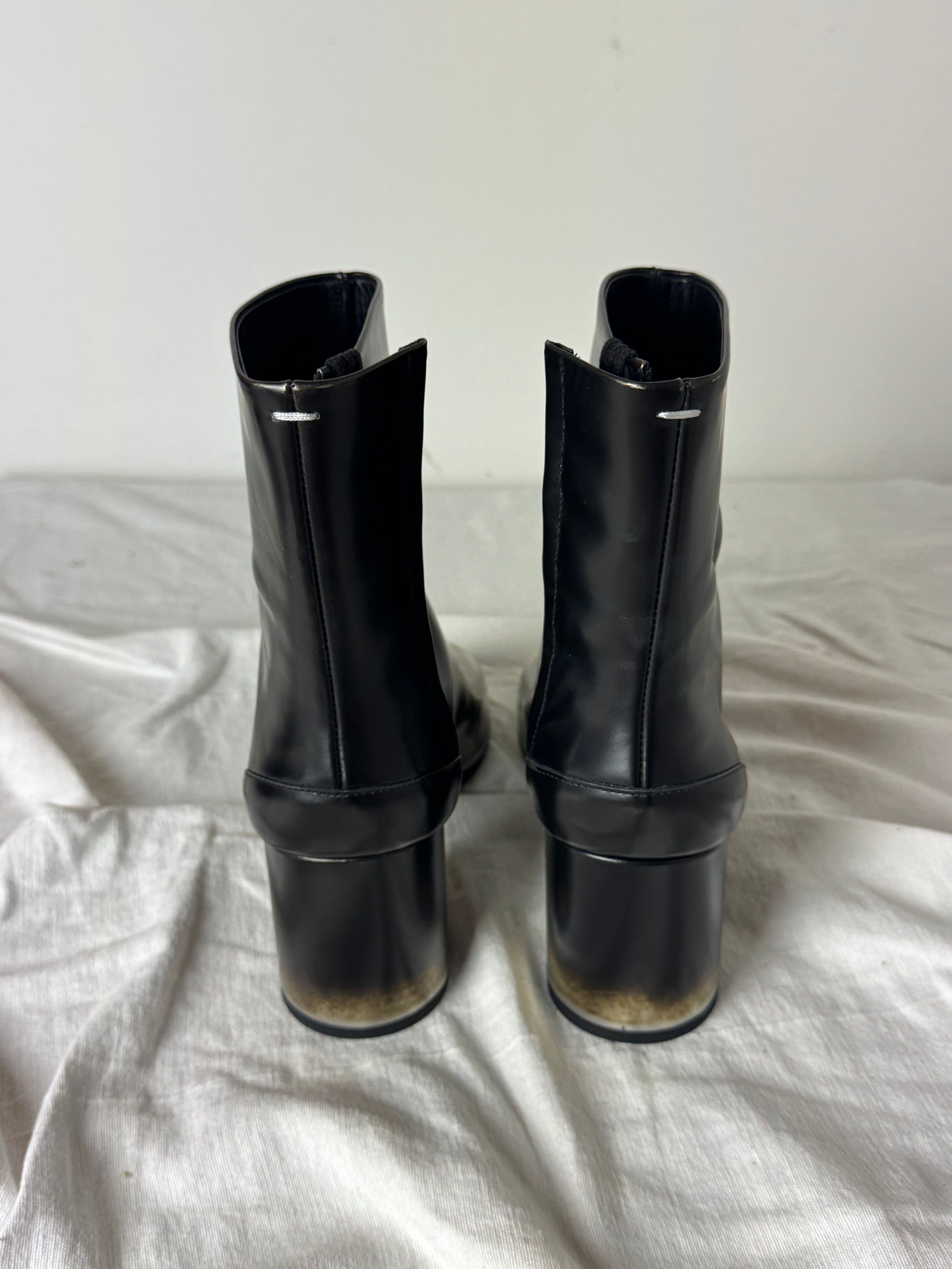Tabi Ankle Boots Metallic / Black