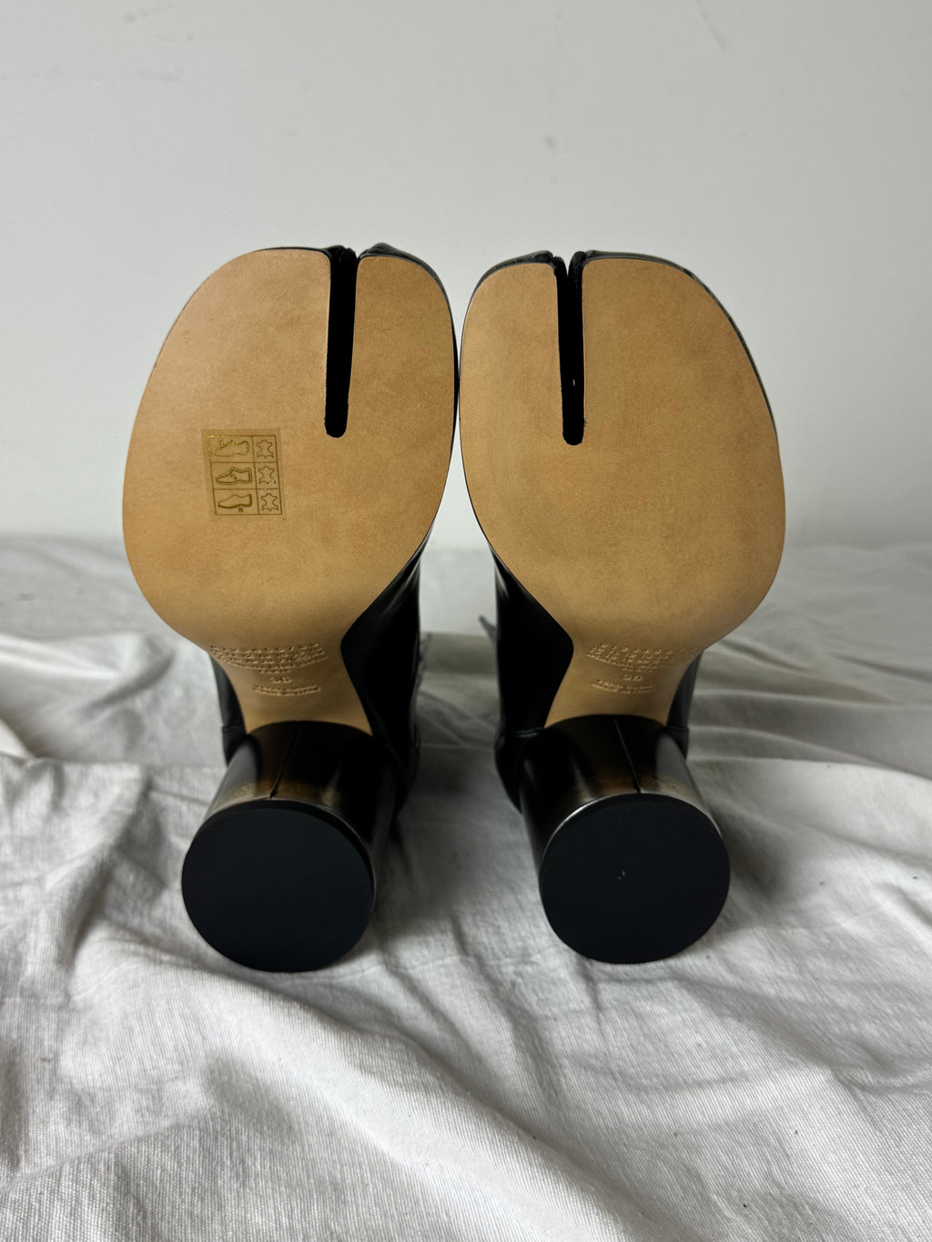 Tabi Ankle Boots Metallic / Black