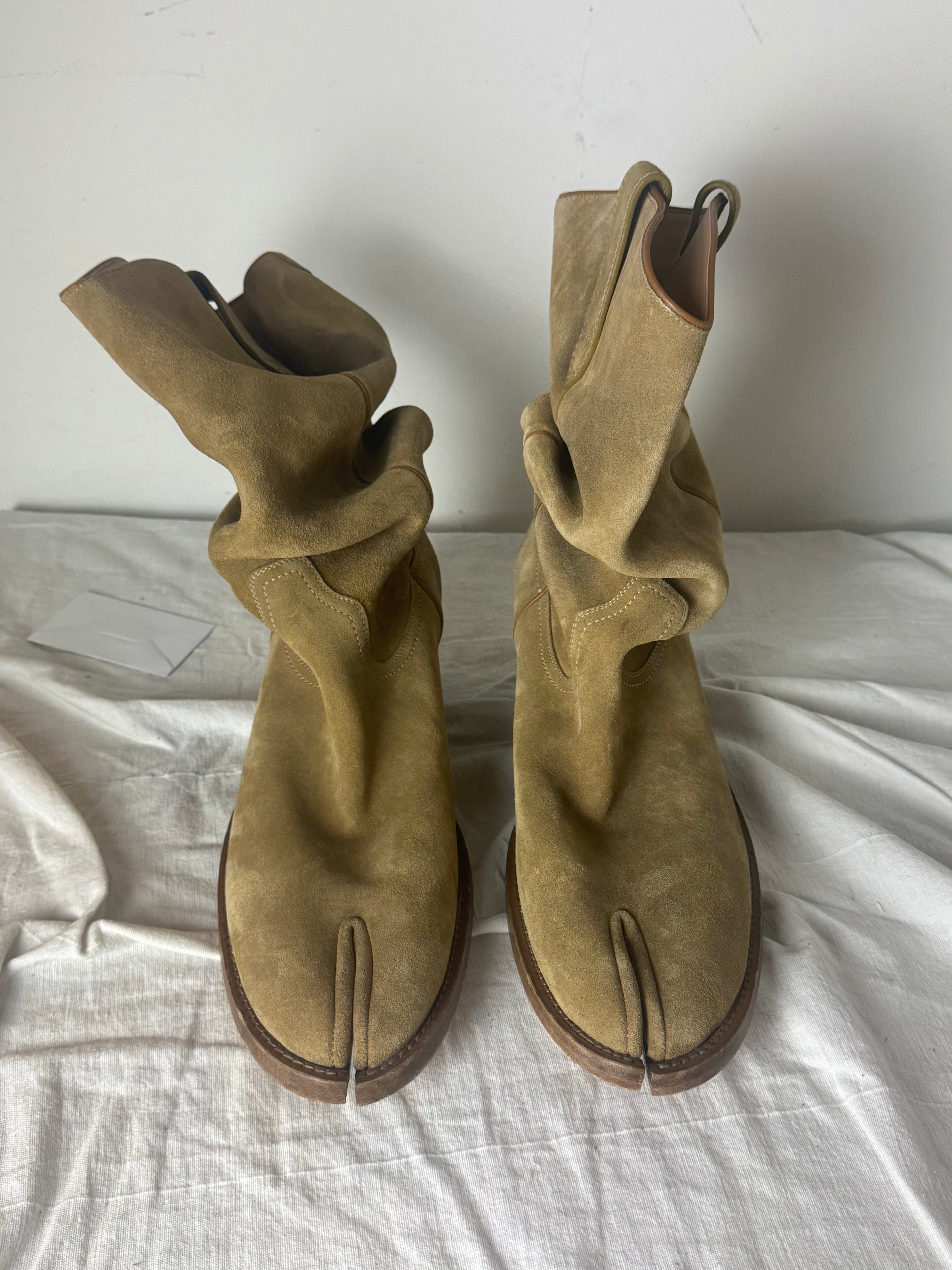 Tabi Texan Ankle Boots Suede Beige
