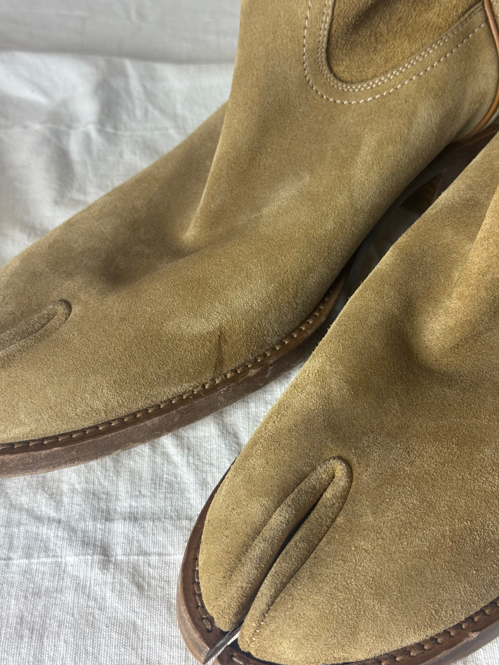 Tabi Texan Ankle Boots Suede Beige