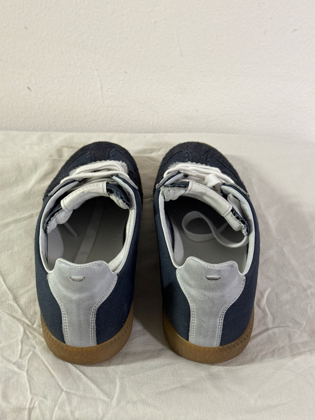 REPLICA GAT Low-Top Sneakers Blue / Grey / Gum