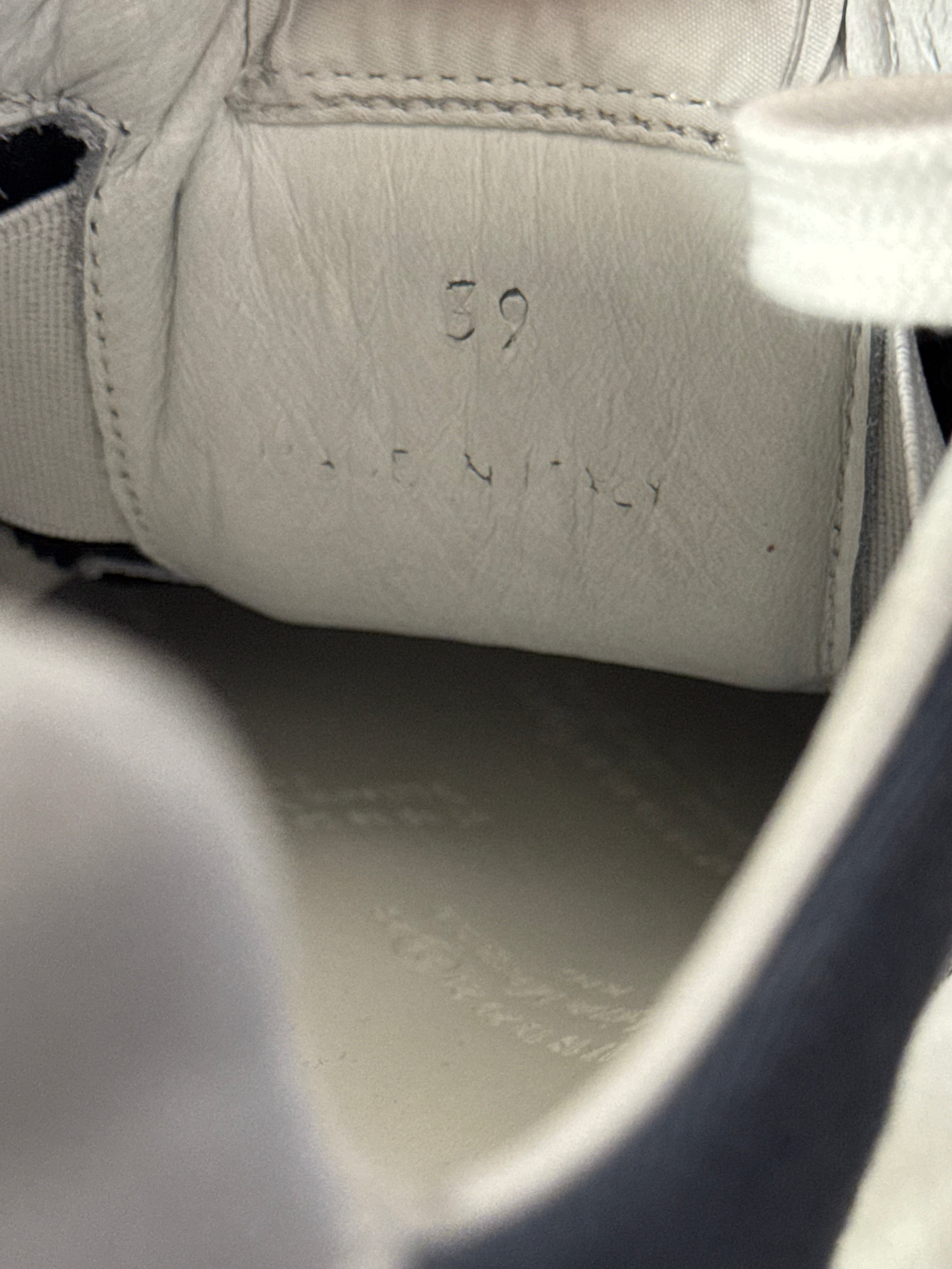 REPLICA GAT Low-Top Sneakers Blue / Grey / Gum
