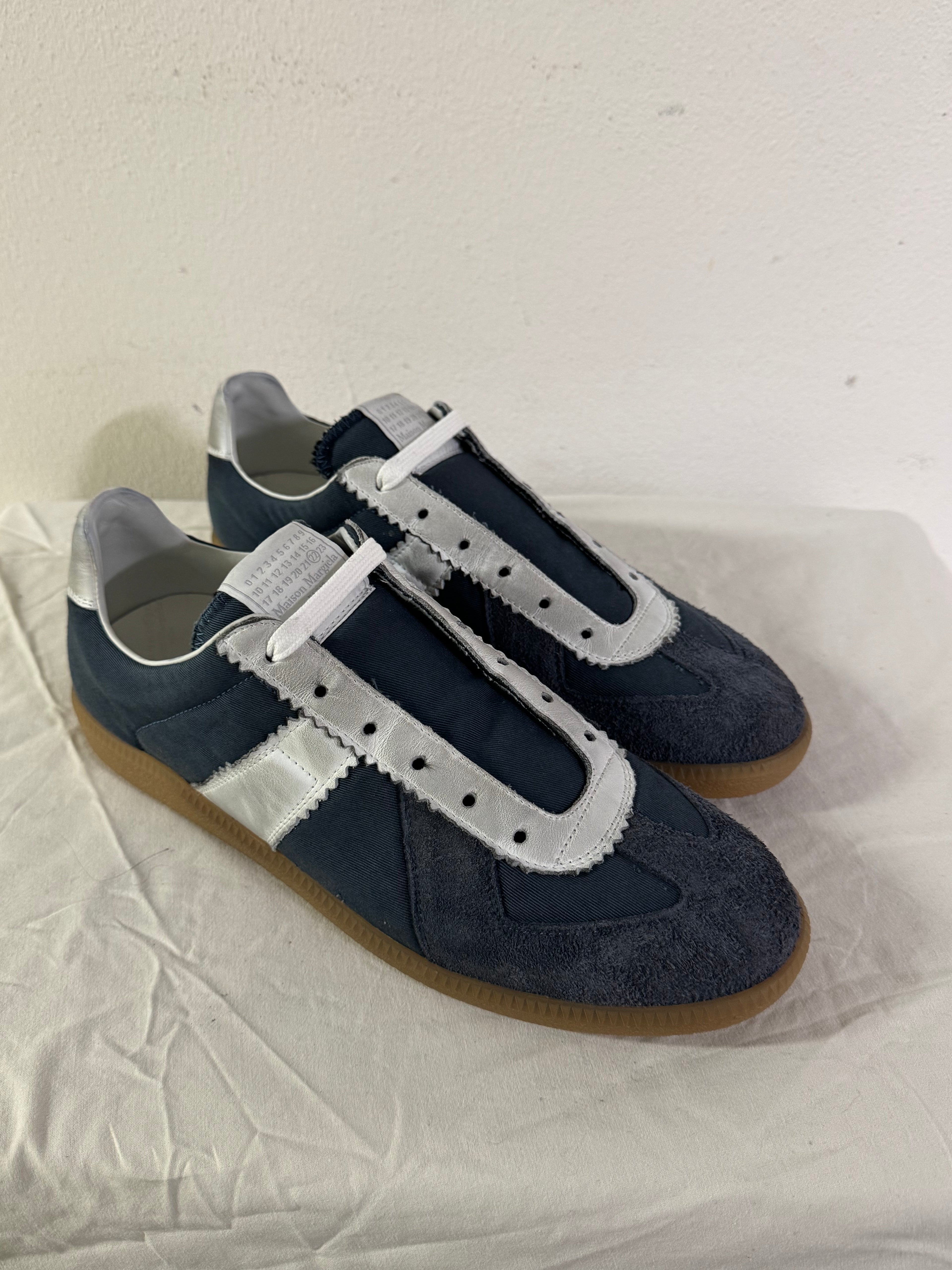 REPLICA GAT Low-Top Sneakers Blue / Grey / Gum