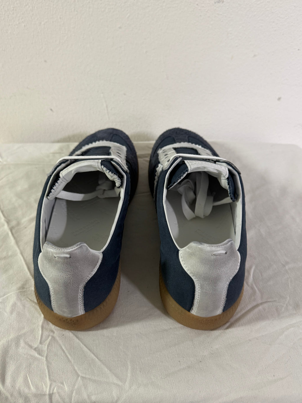 REPLICA GAT Low-Top Sneakers Blue / Grey / Gum