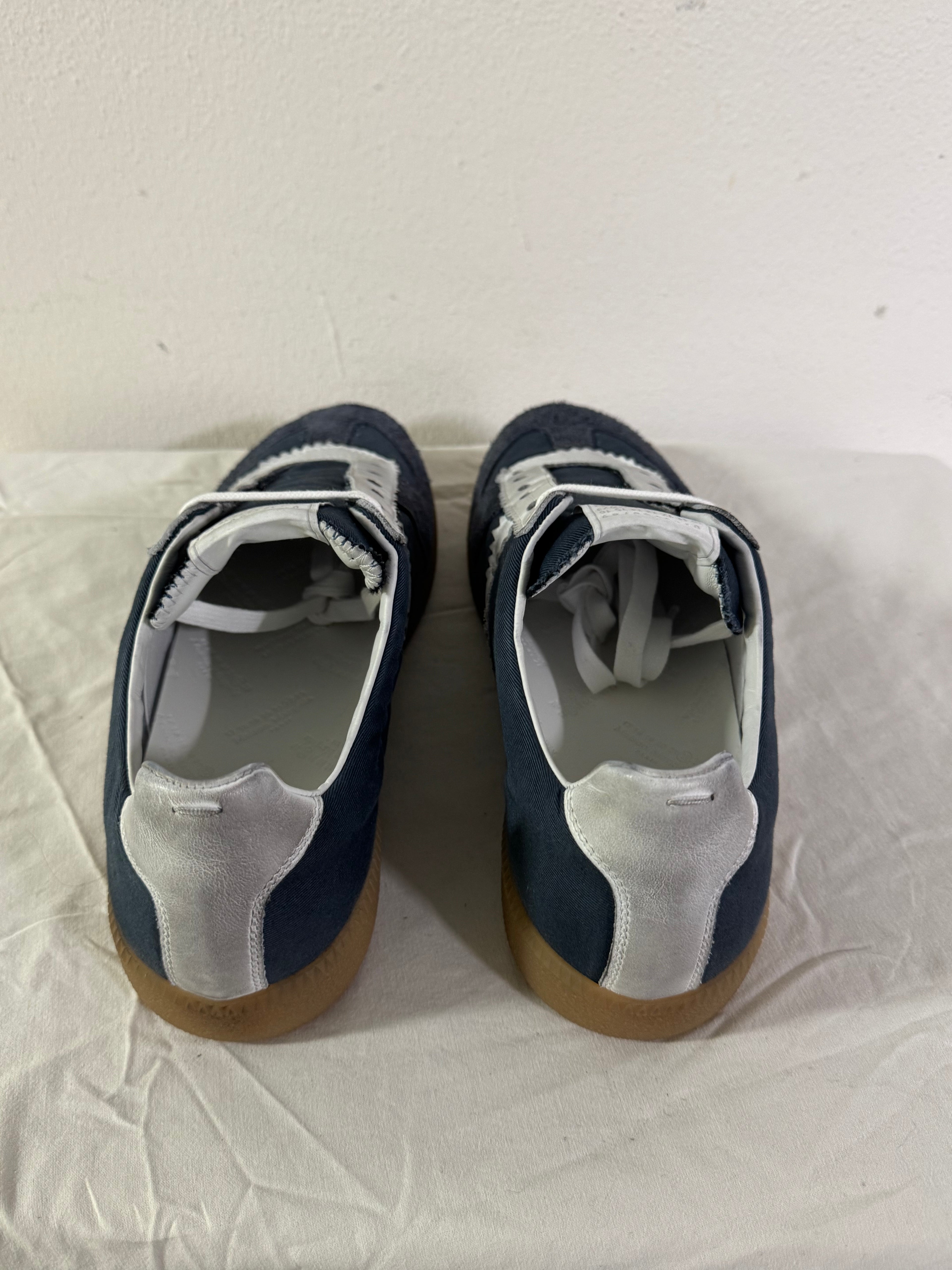REPLICA GAT Low-Top Sneakers Blue / Grey / Gum