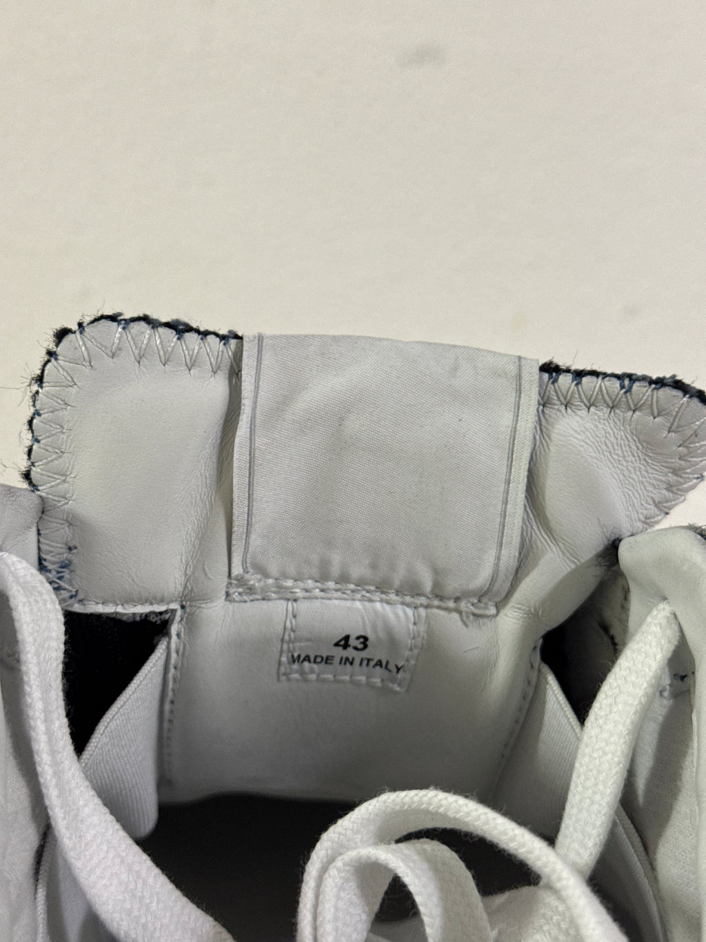 REPLICA GAT Low-Top Sneakers Blue / Grey / Gum