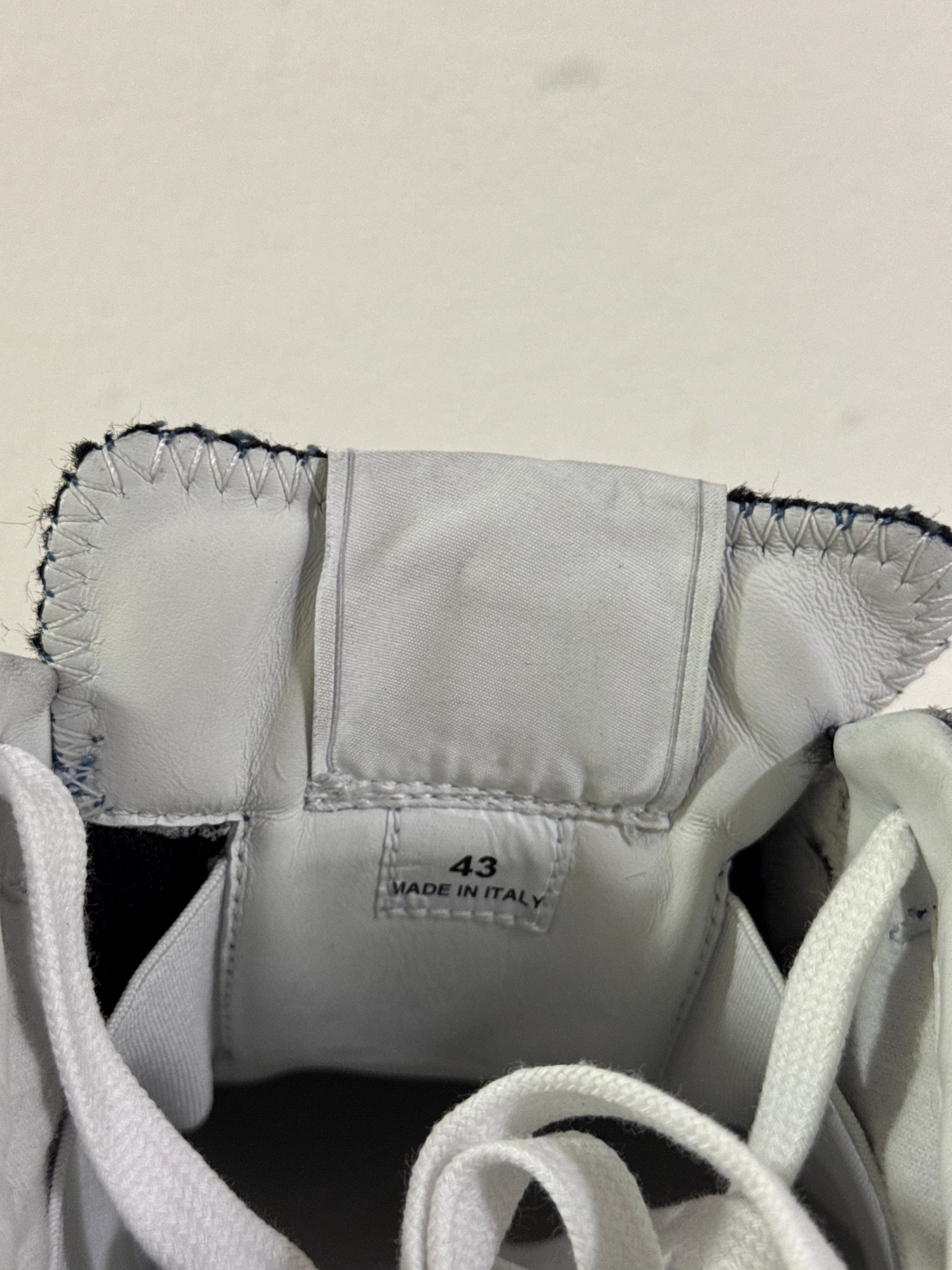 REPLICA GAT Low-Top Sneakers Blue / Grey / Gum