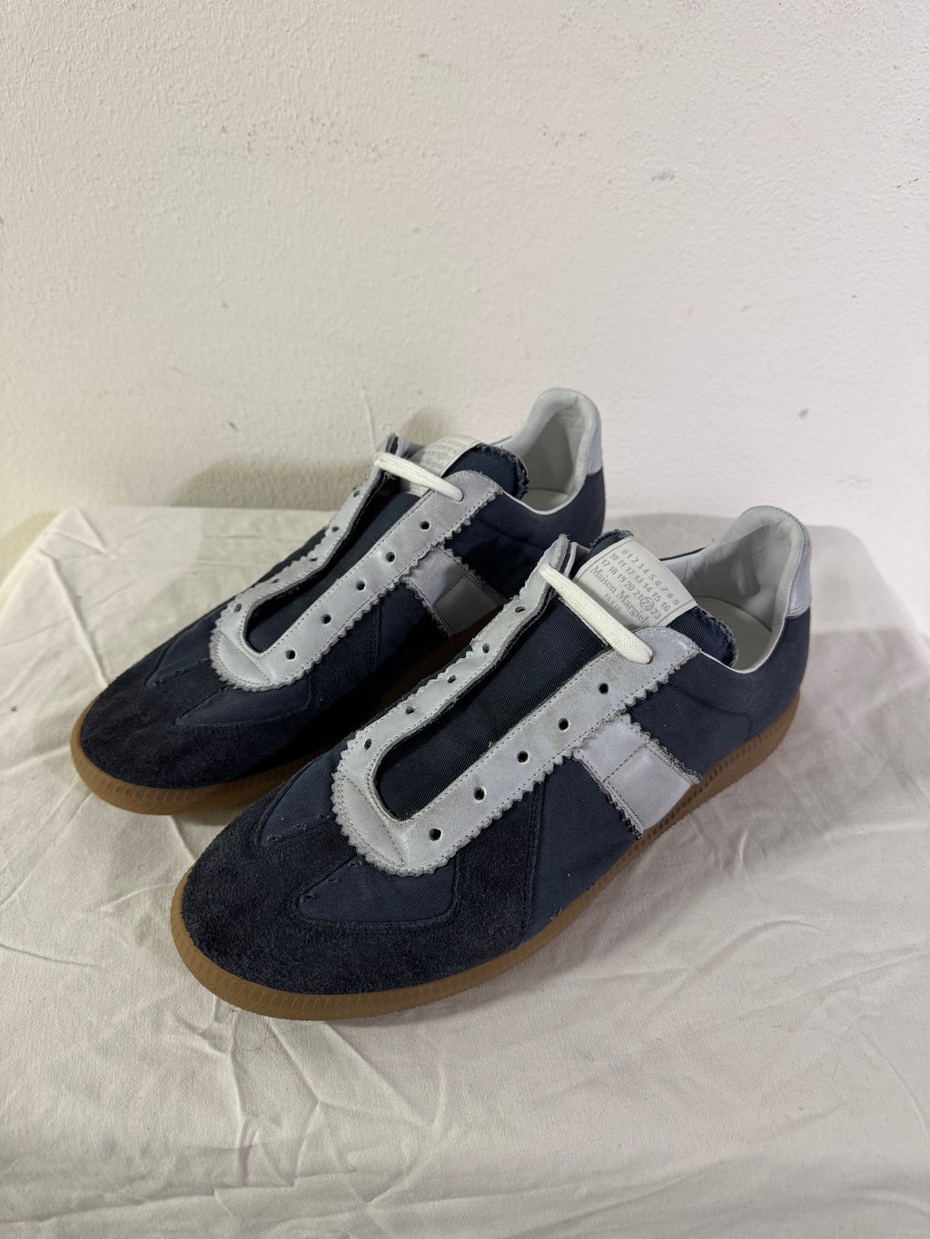 REPLICA GAT Low-Top Sneakers Blue / Grey / Gum