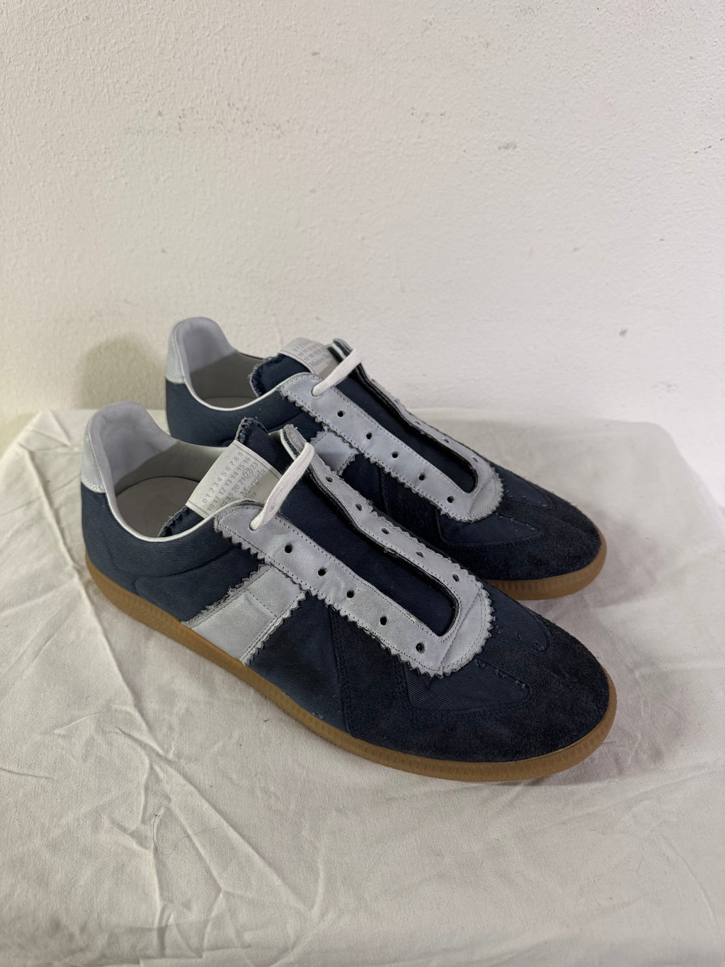 REPLICA GAT Low-Top Sneakers Blue / Grey / Gum