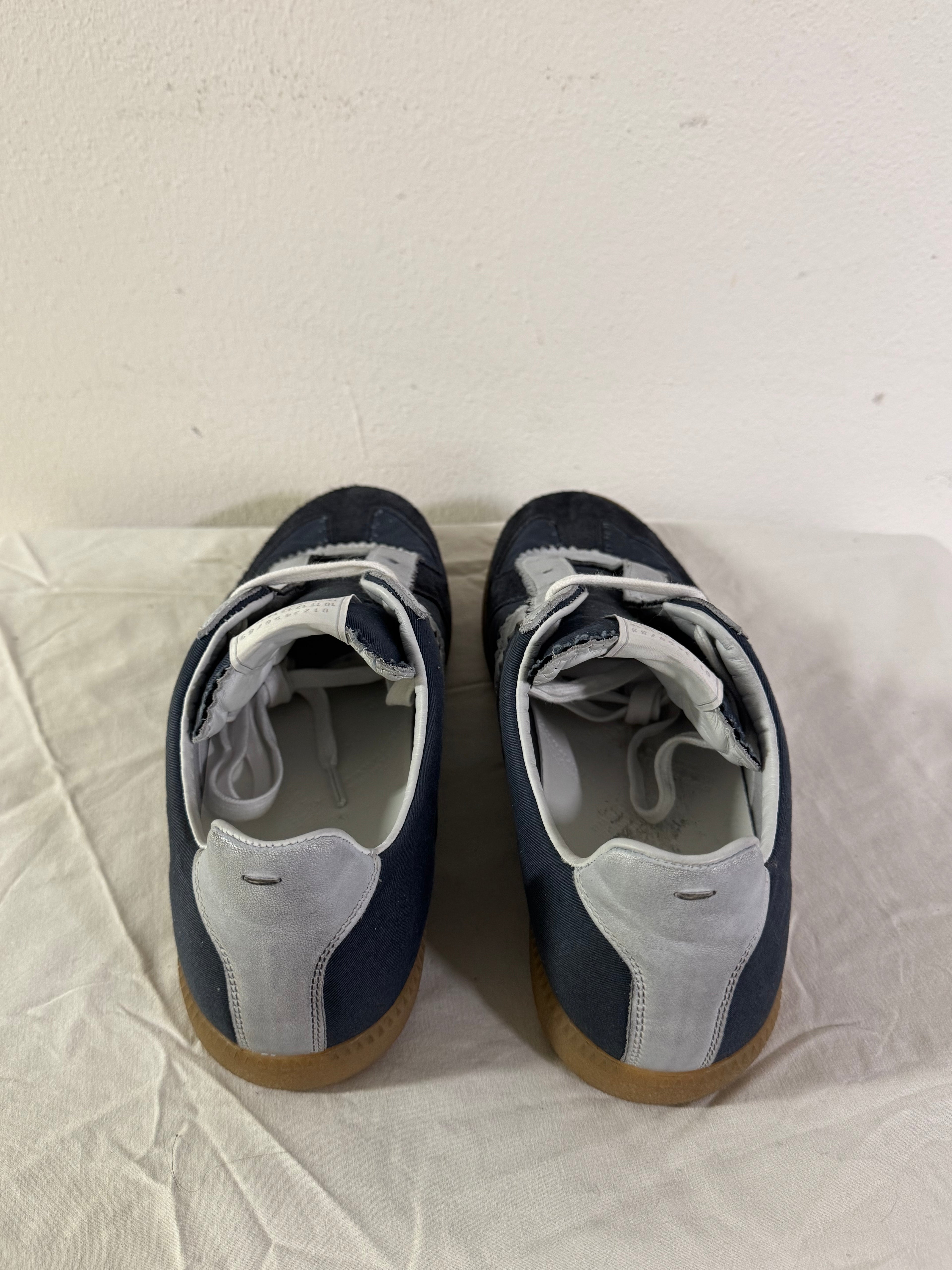 REPLICA GAT Low-Top Sneakers Blue / Grey / Gum