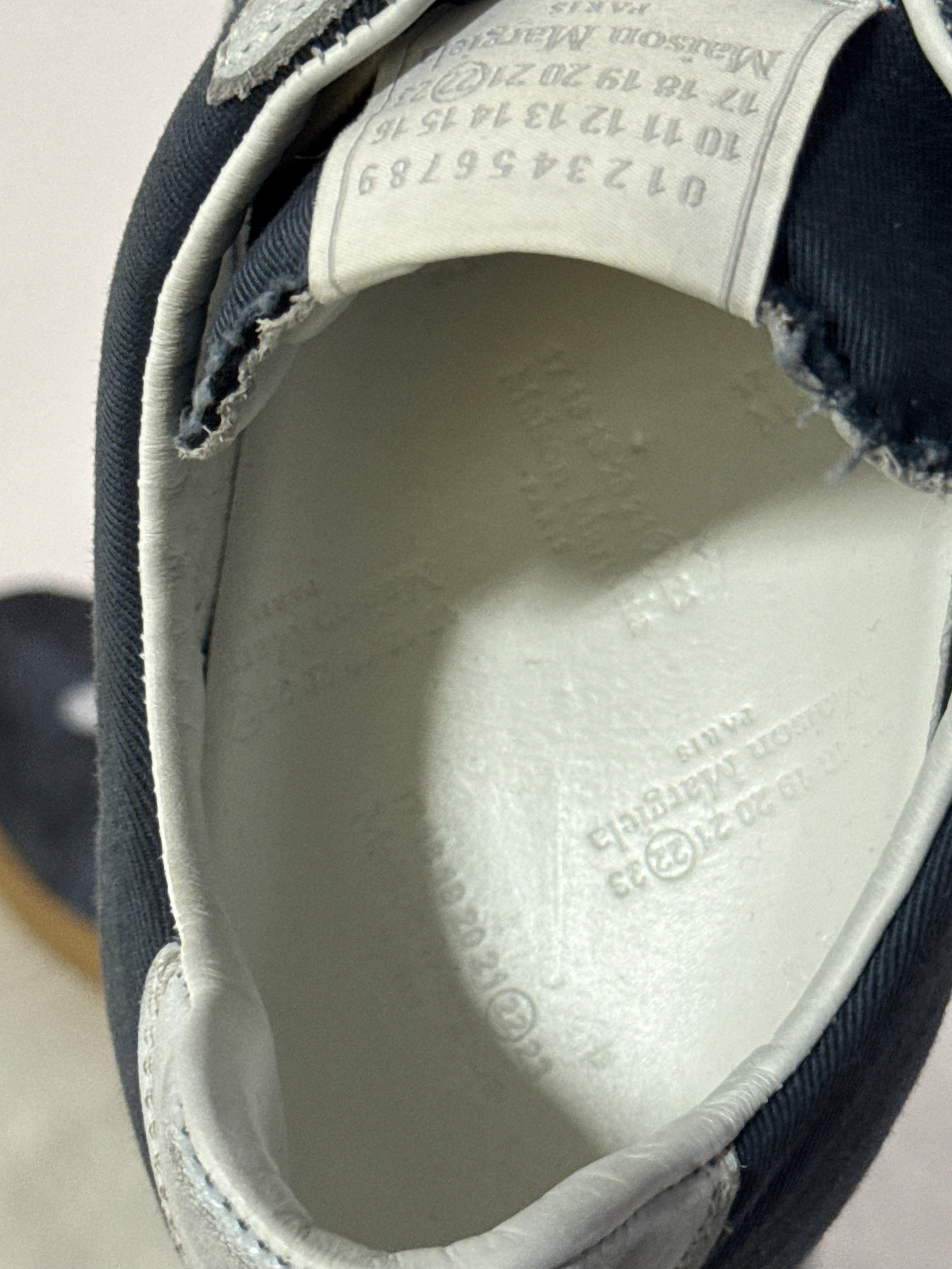 REPLICA GAT Low-Top Sneakers Blue / Grey / Gum