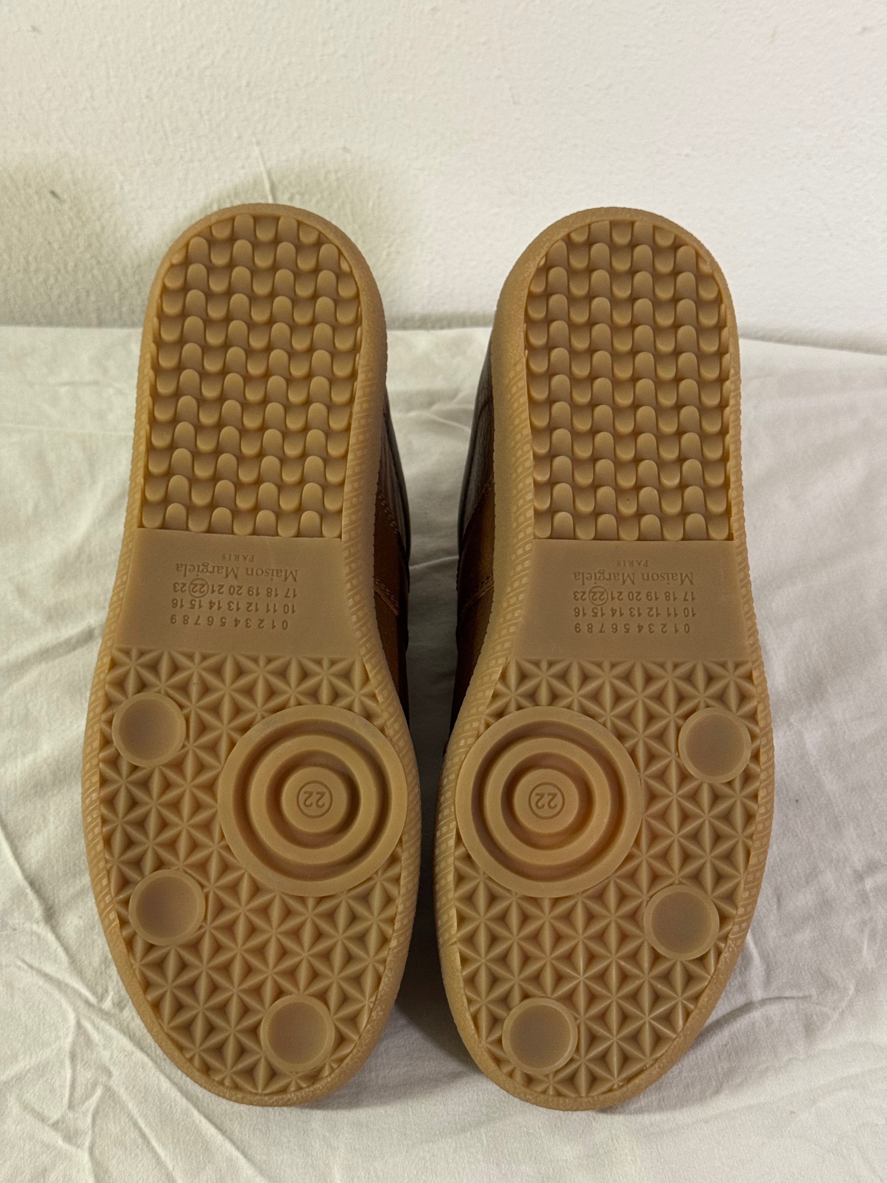 REPLICA GAT Low-Top Sneakers Brown / Gum