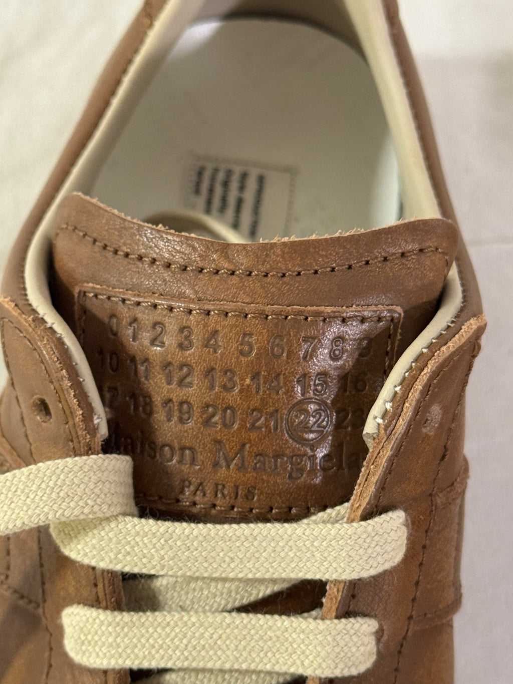 REPLICA GAT Low-Top Sneakers Brown / Gum