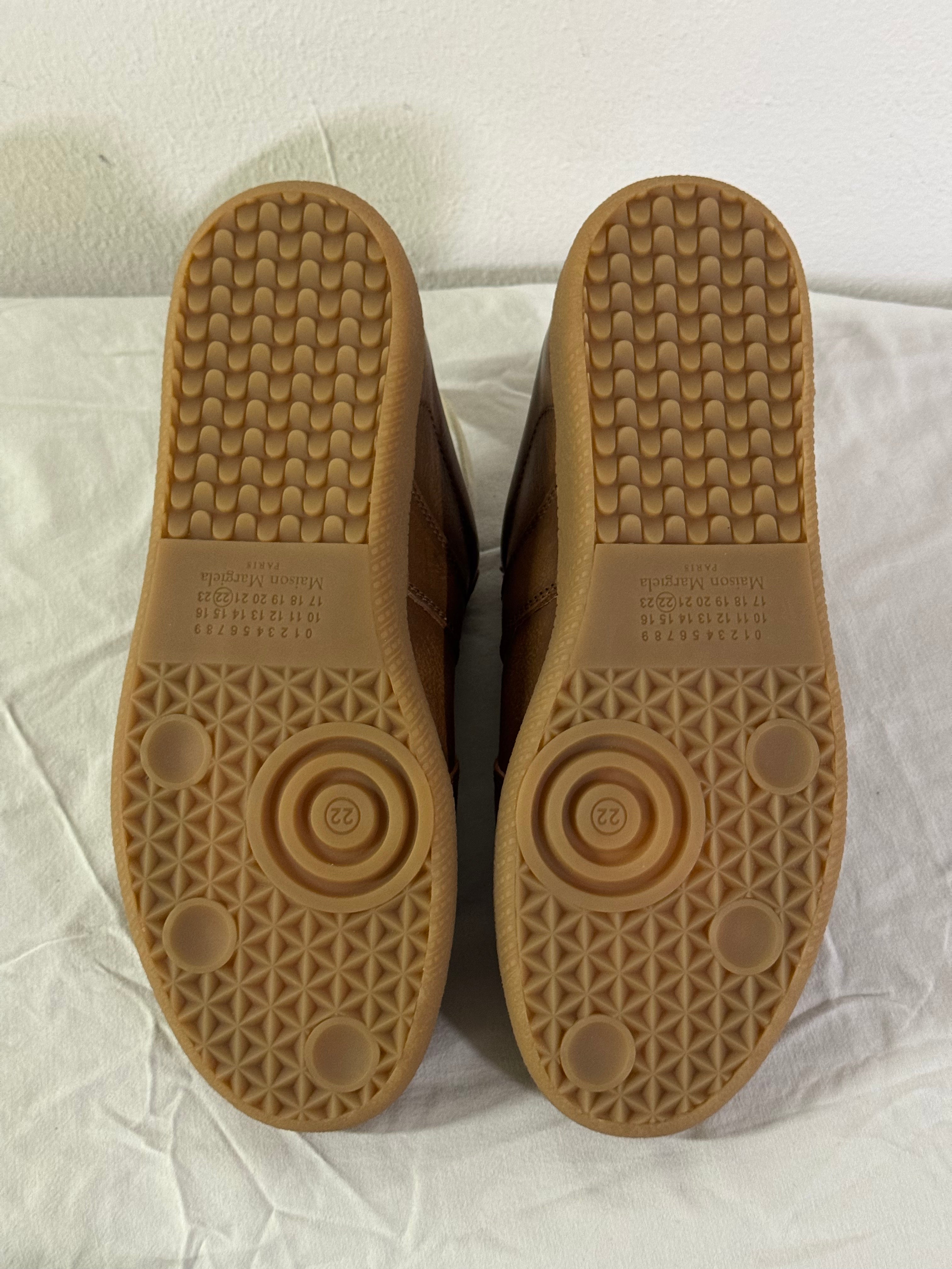 REPLICA GAT Low-Top Sneakers Brown / Gum