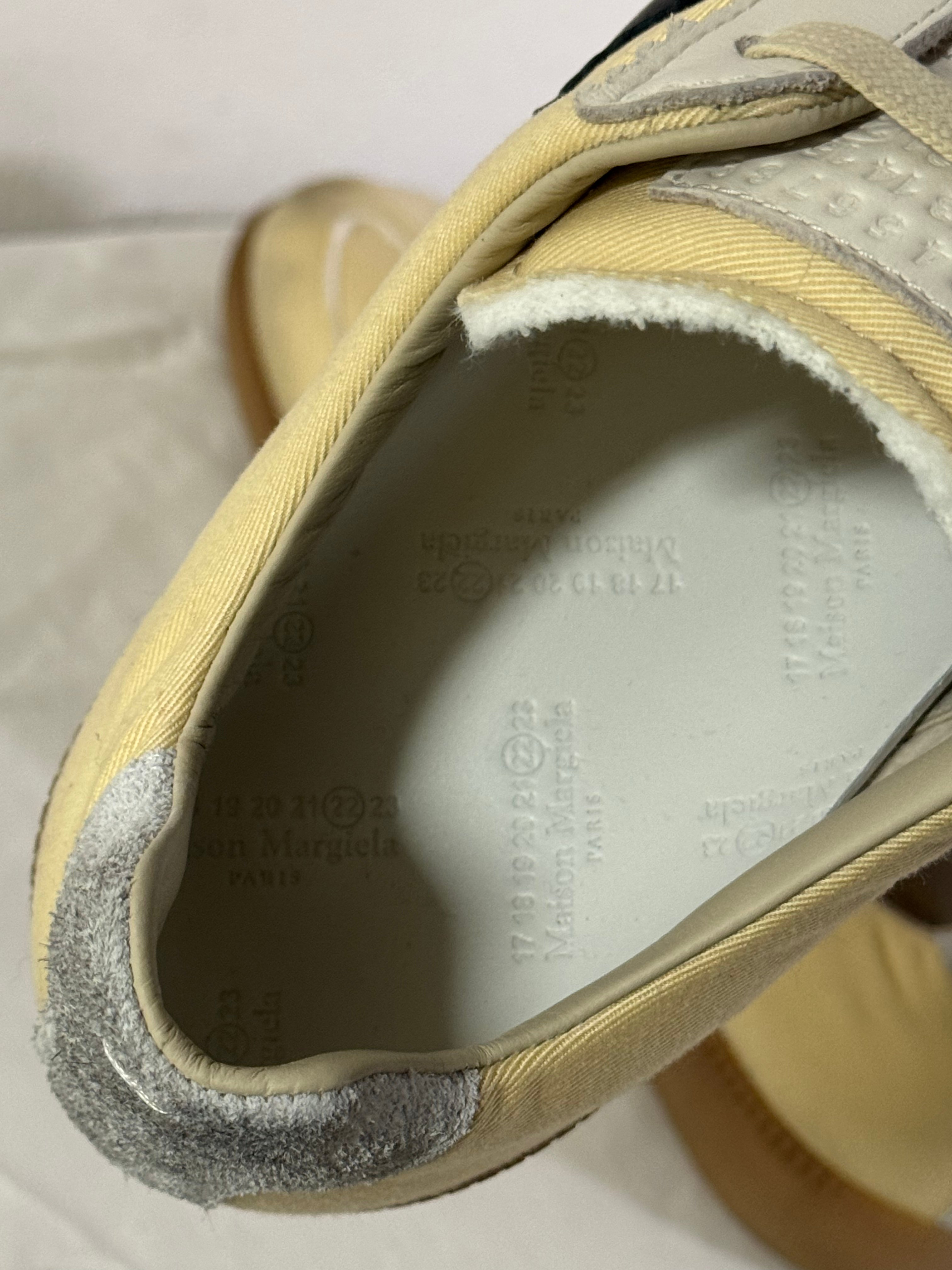 REPLICA GAT Low-Top Sneakers Yellow / Black / Gum