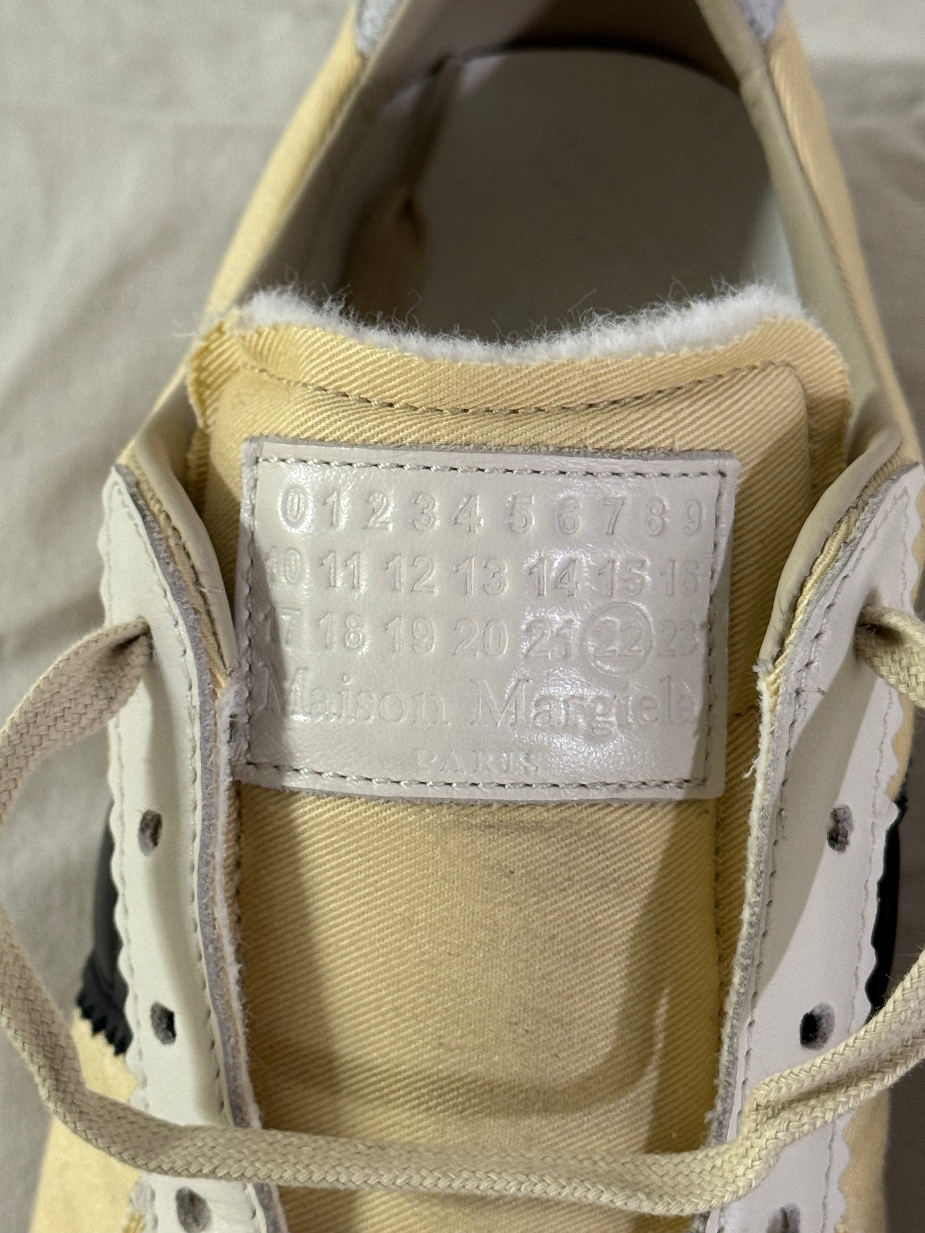 REPLICA GAT Low-Top Sneakers Yellow / Black / Gum