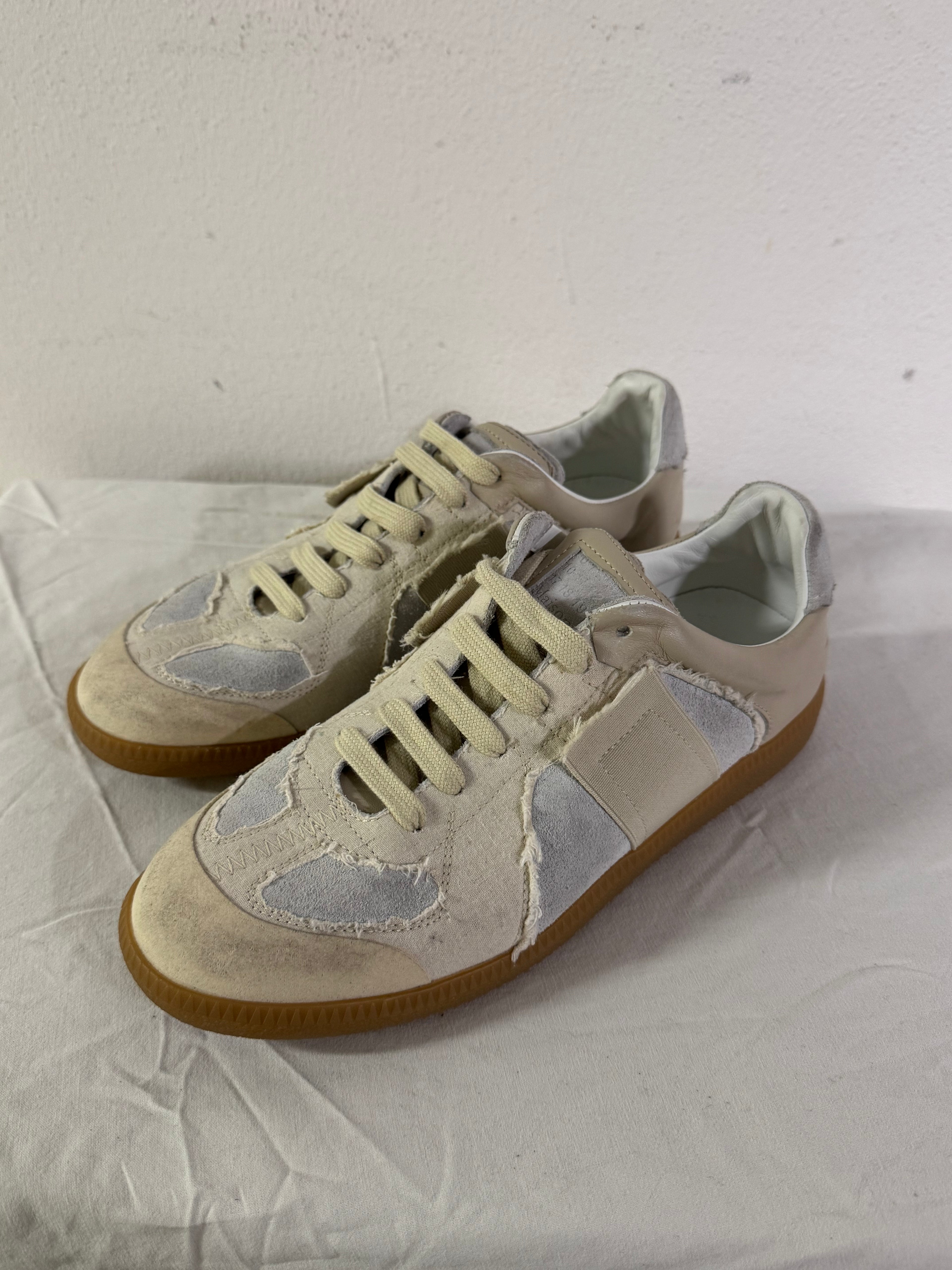 REPLICA GAT Low-Top Sneakers Inside Out