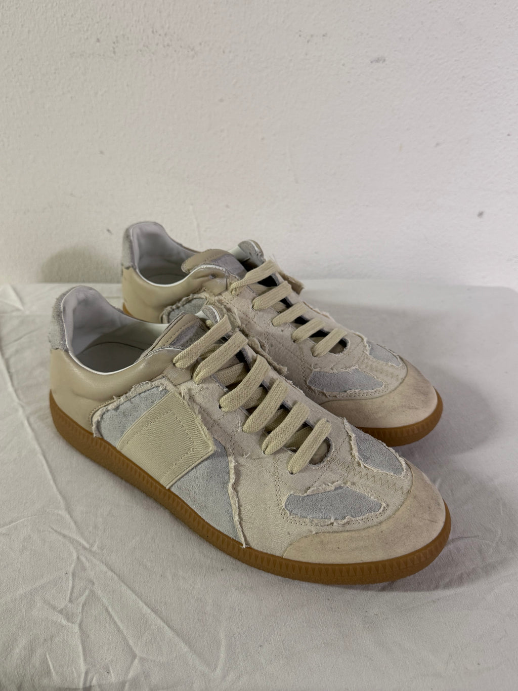 REPLICA GAT Low-Top Sneakers Inside Out
