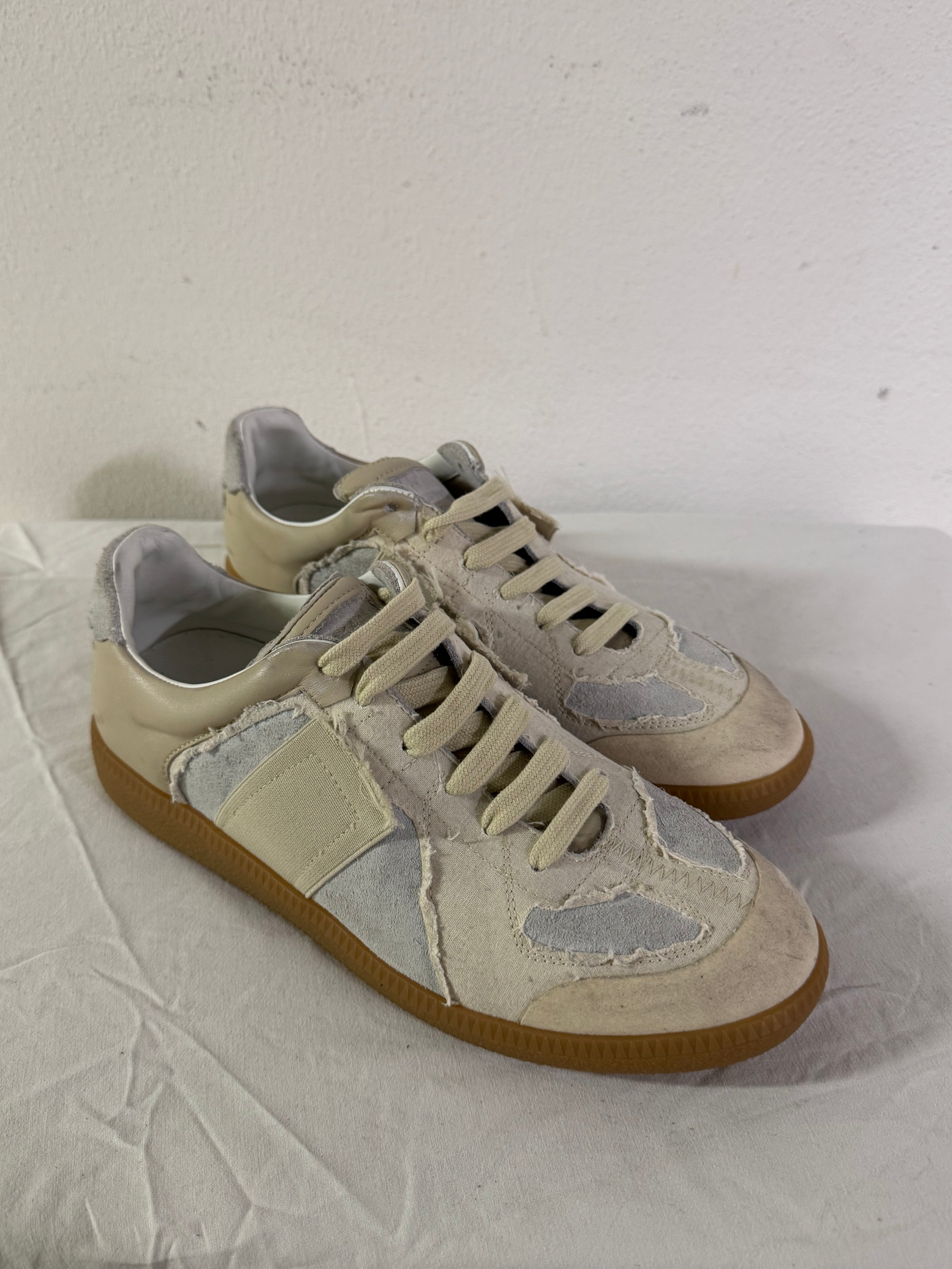 REPLICA GAT Low-Top Sneakers Inside Out