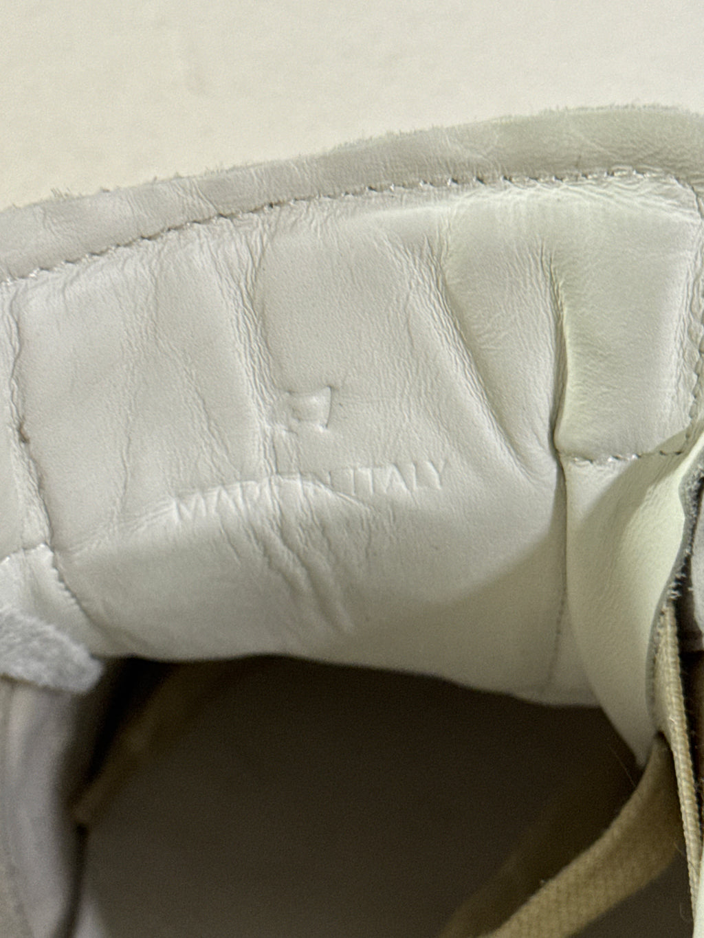 REPLICA GAT Low-Top Sneakers Inside Out