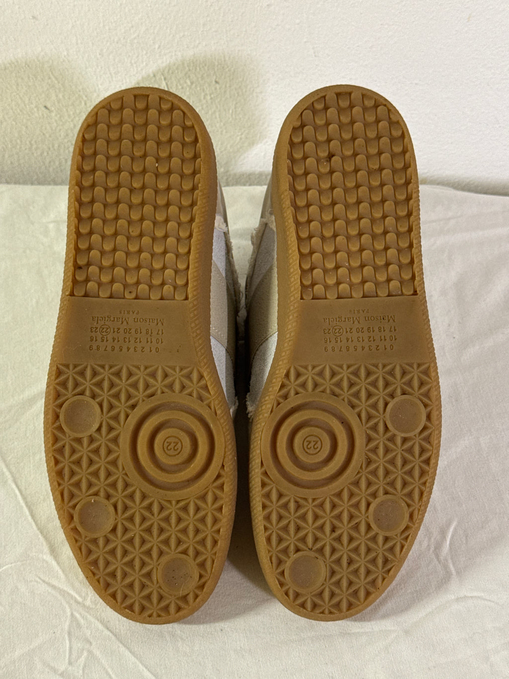REPLICA GAT Low-Top Sneakers Inside Out