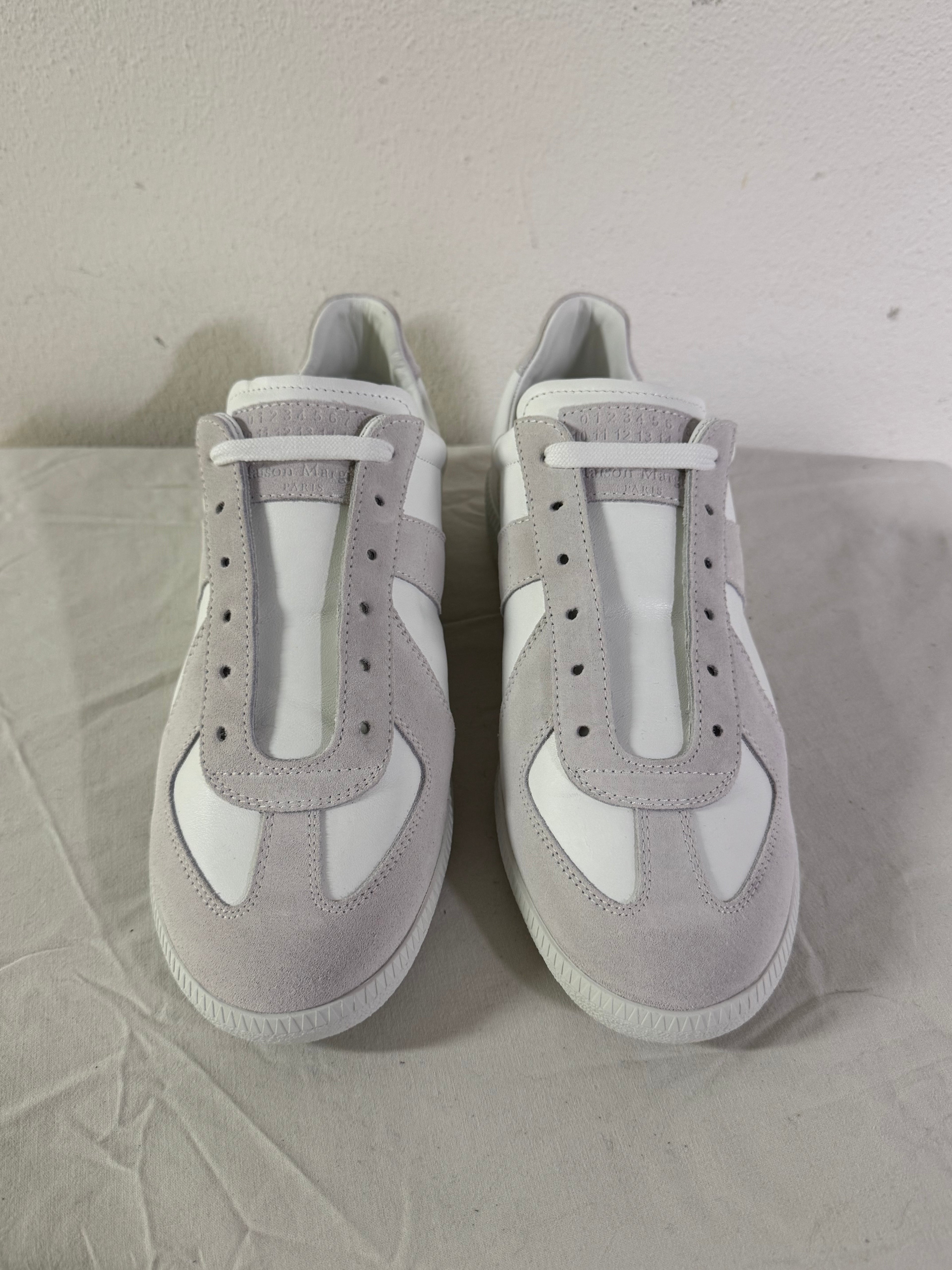 REPLICA GAT Low-Top Sneakers White / White