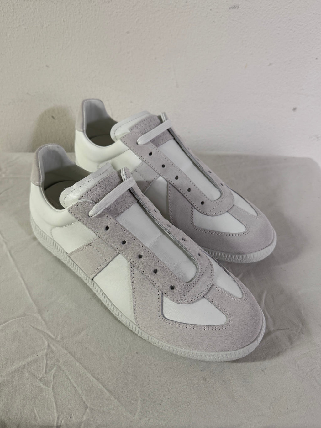REPLICA GAT Low-Top Sneakers White / White