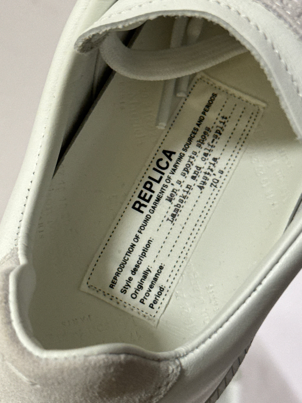 REPLICA GAT Low-Top Sneakers White / White
