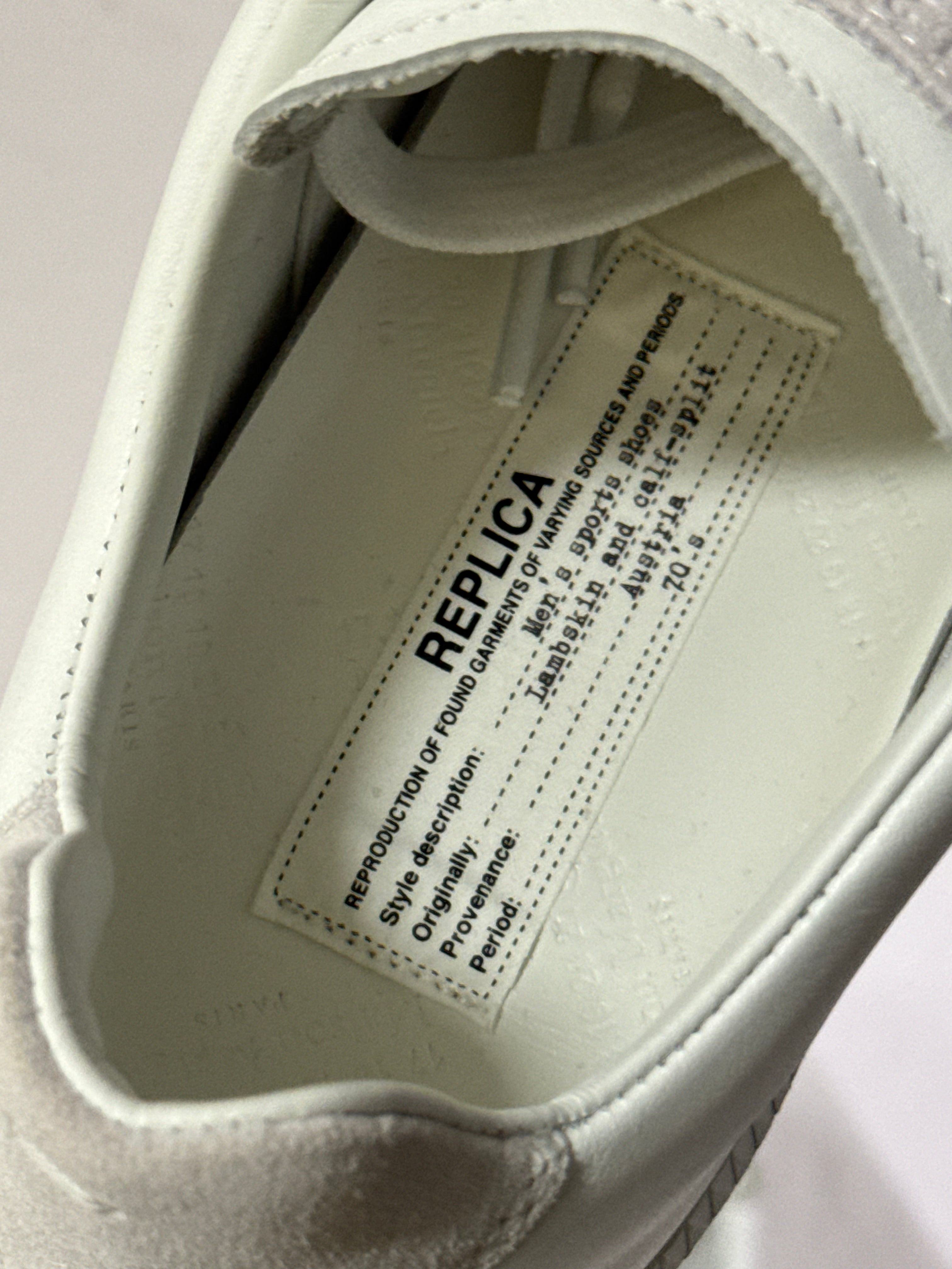 REPLICA GAT Low-Top Sneakers White / White