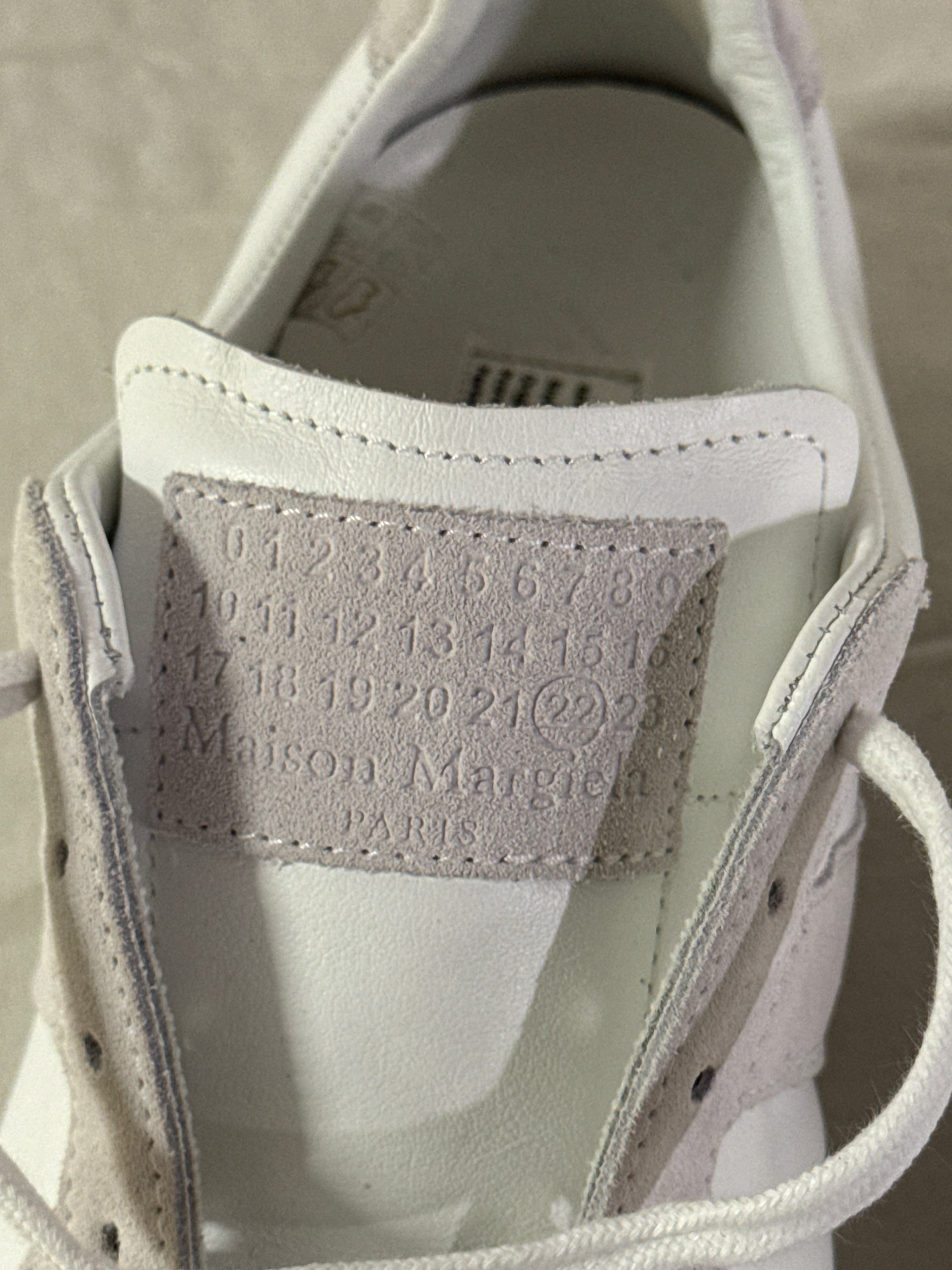 REPLICA GAT Low-Top Sneakers White / White