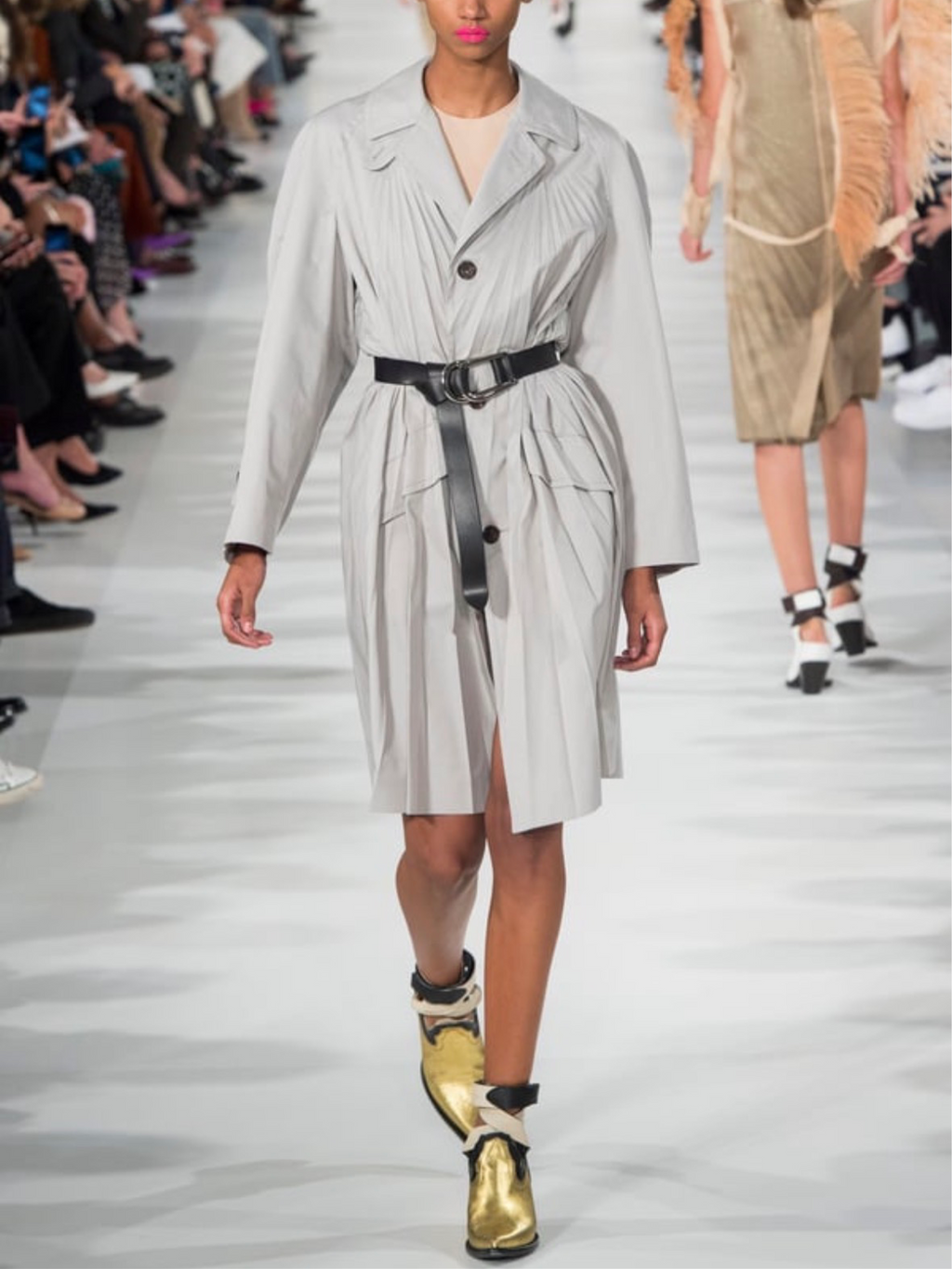 SS2018 Runway Pleated Trenchcoat Grey