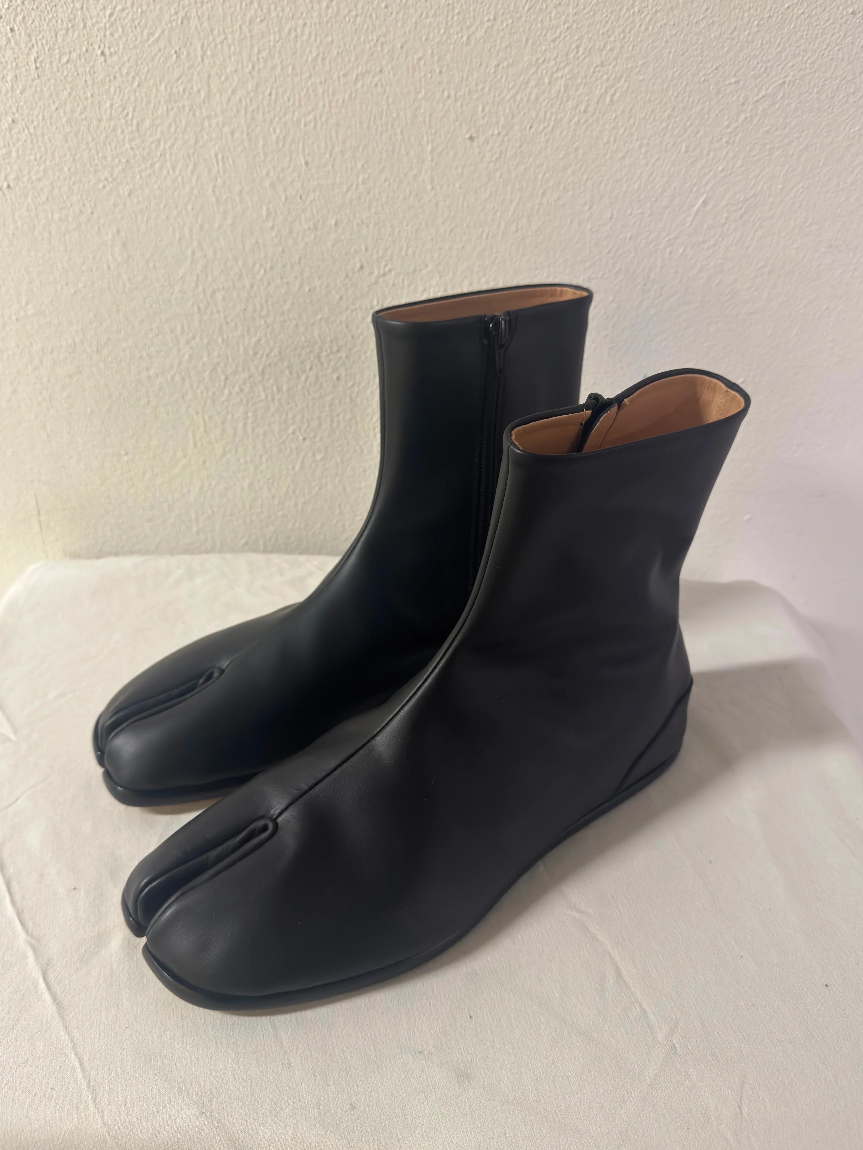 Tabi Flat Boots Black
