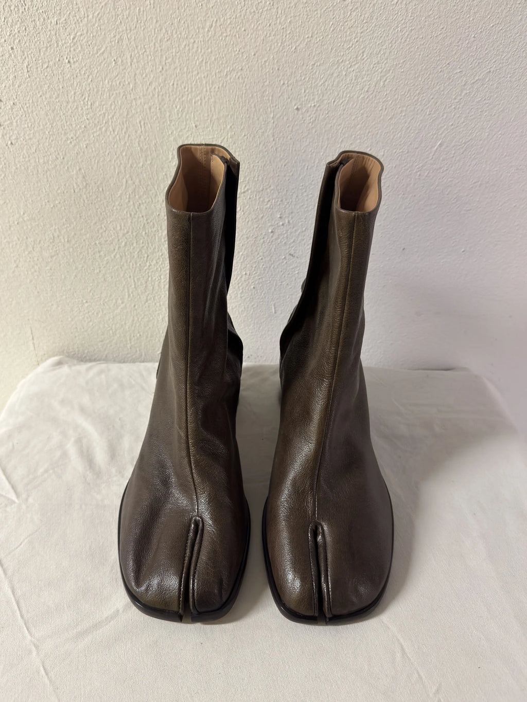 Tabi Ankle Boots Brown
