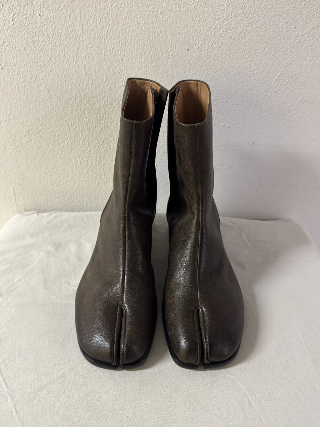 Tabi Ankle Boots Brown