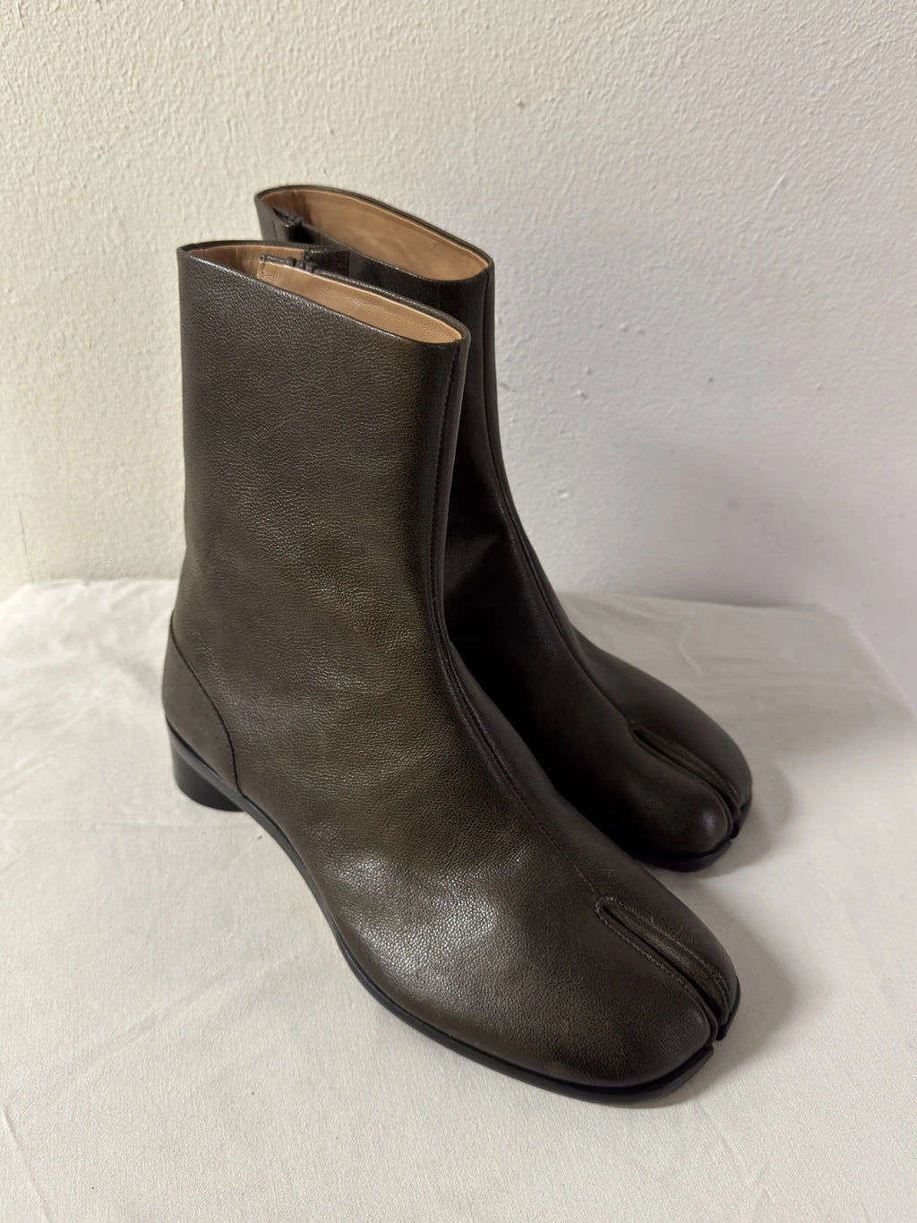 Tabi Ankle Boots Brown