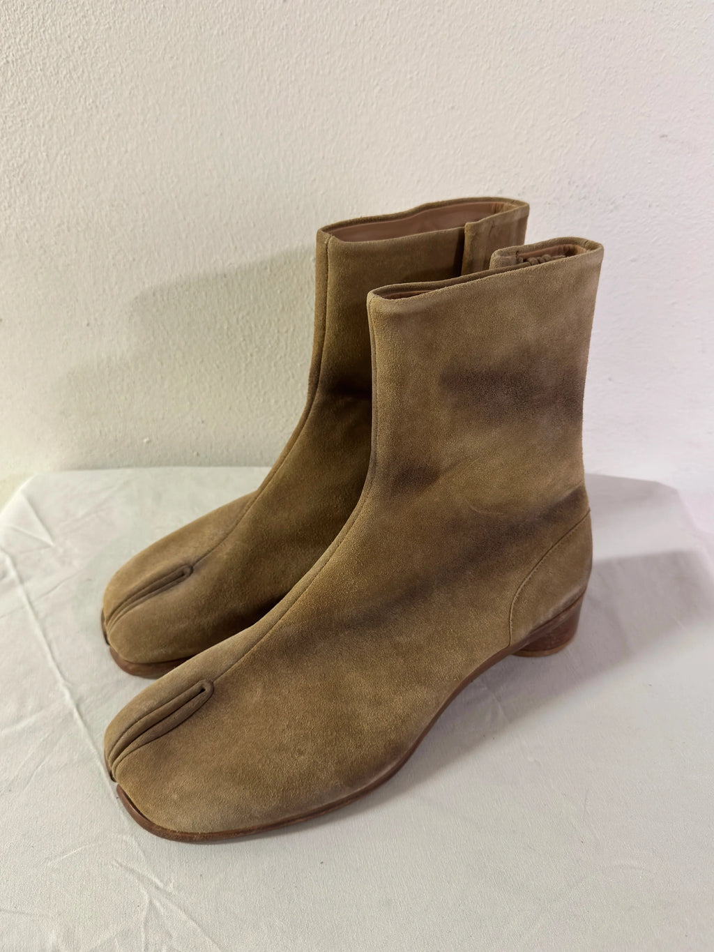 Tabi Ankle Boots Brown Suede