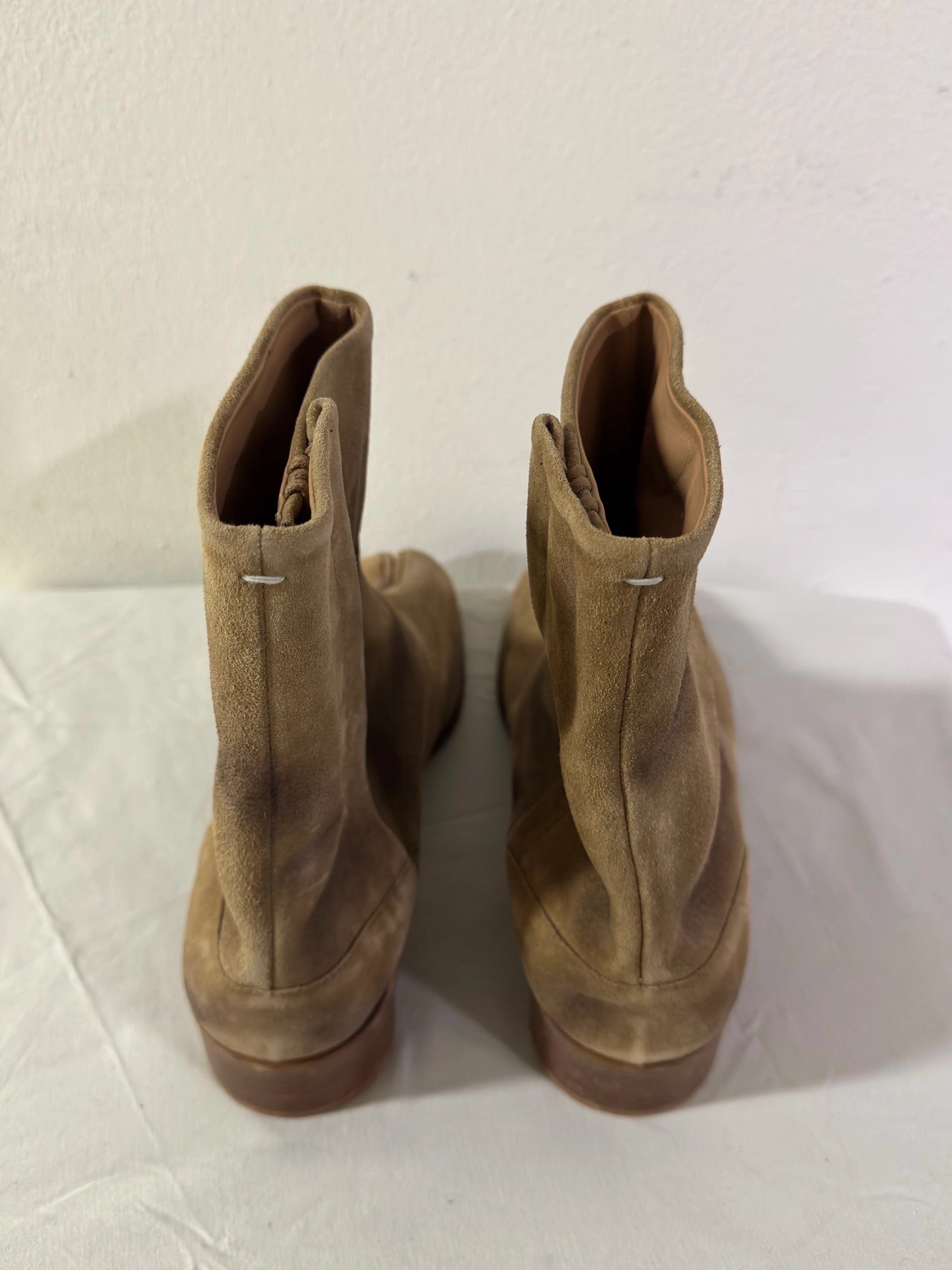 Tabi Ankle Boots Brown Suede