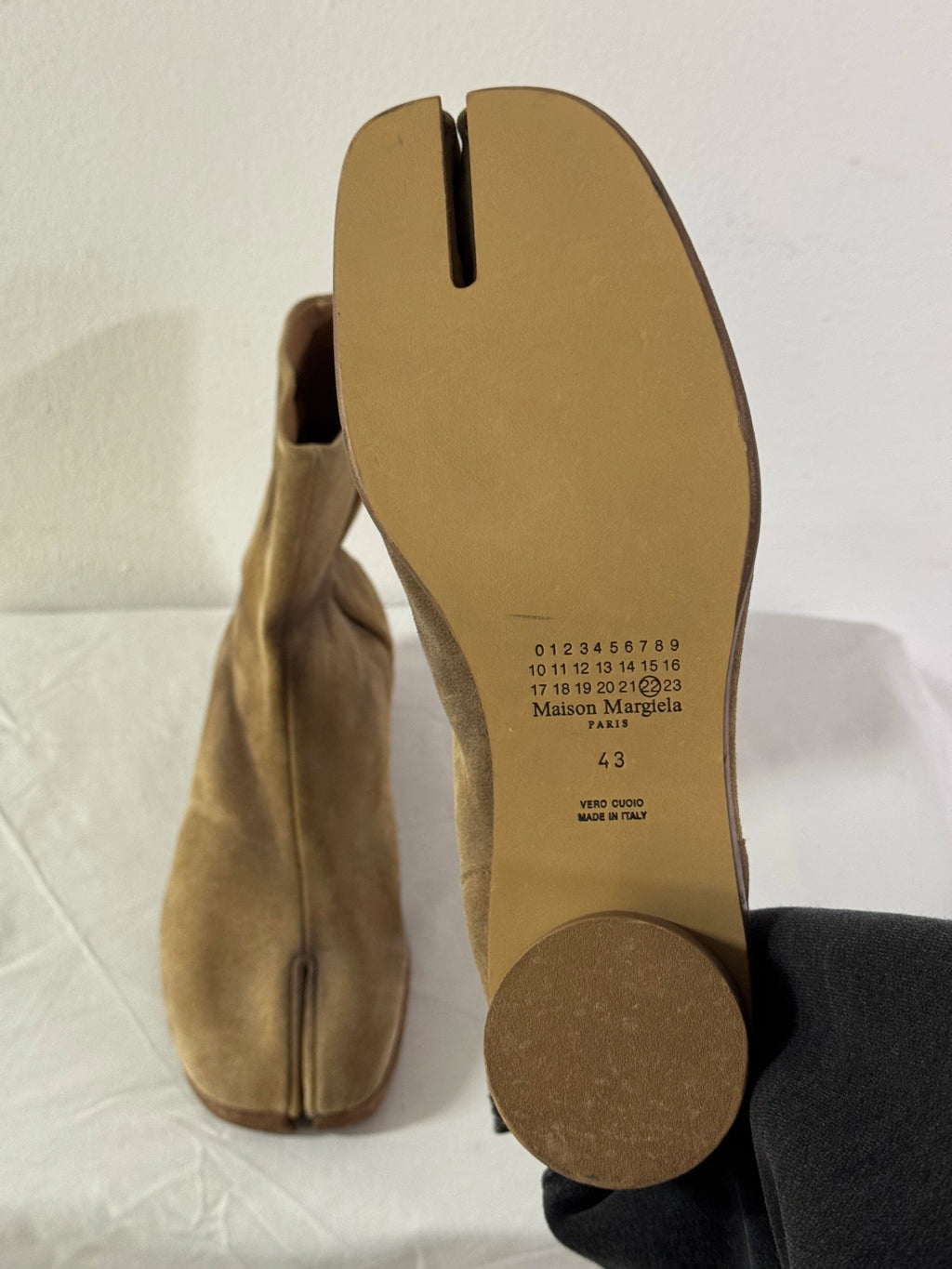 Tabi Ankle Boots Brown Suede