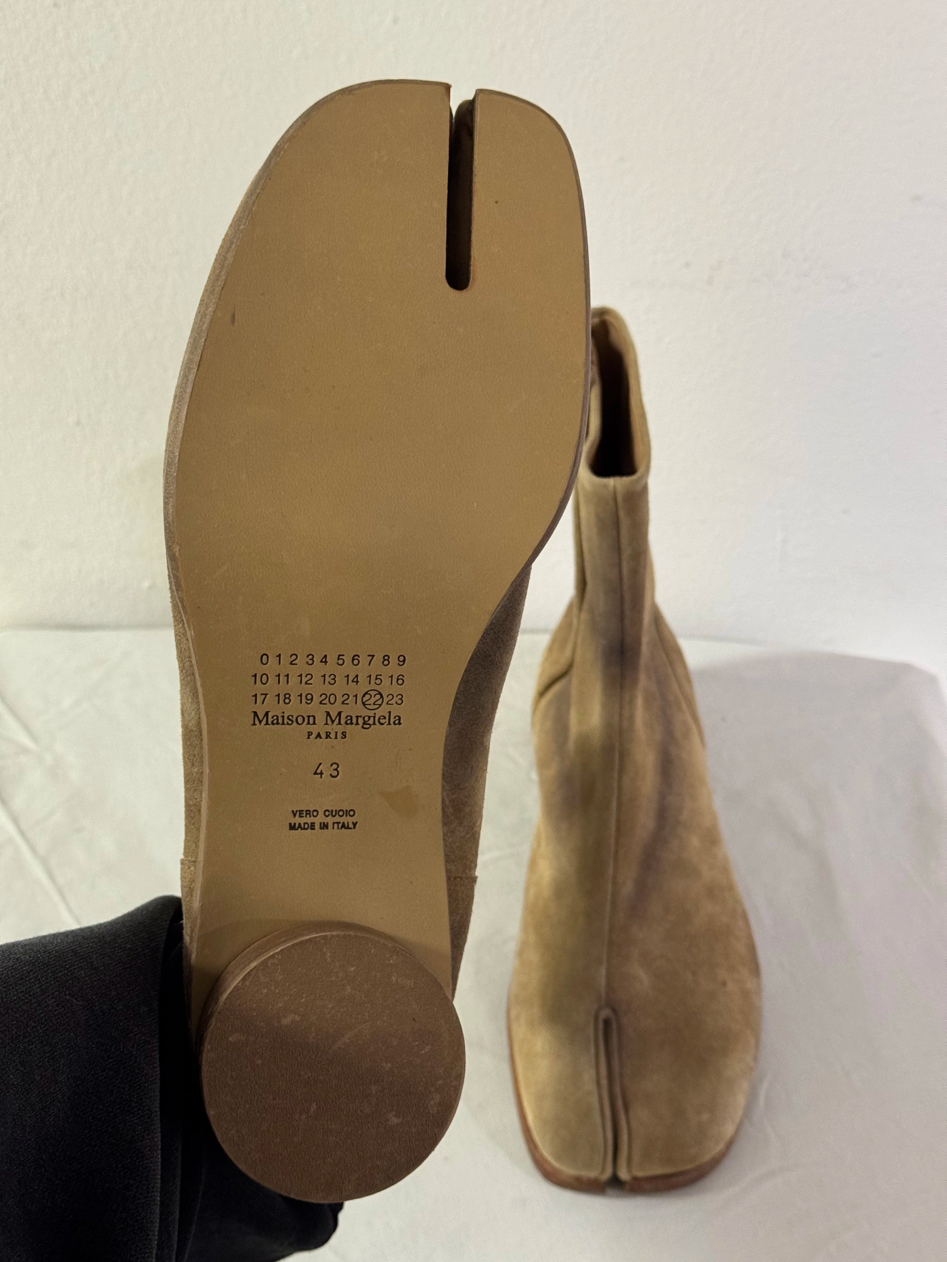 Tabi Ankle Boots Brown Suede